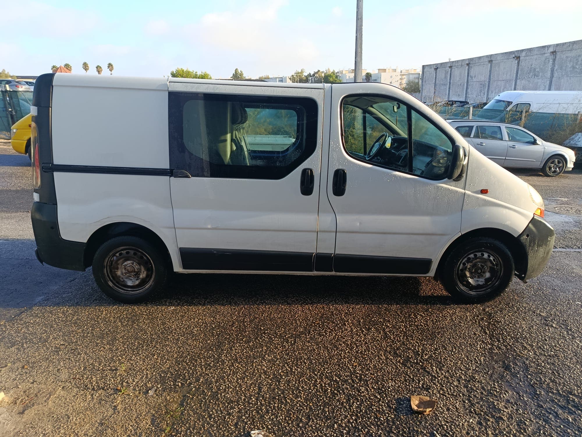 Renault Trafic · 6 Lugares · Ano 2006 — imagen 5