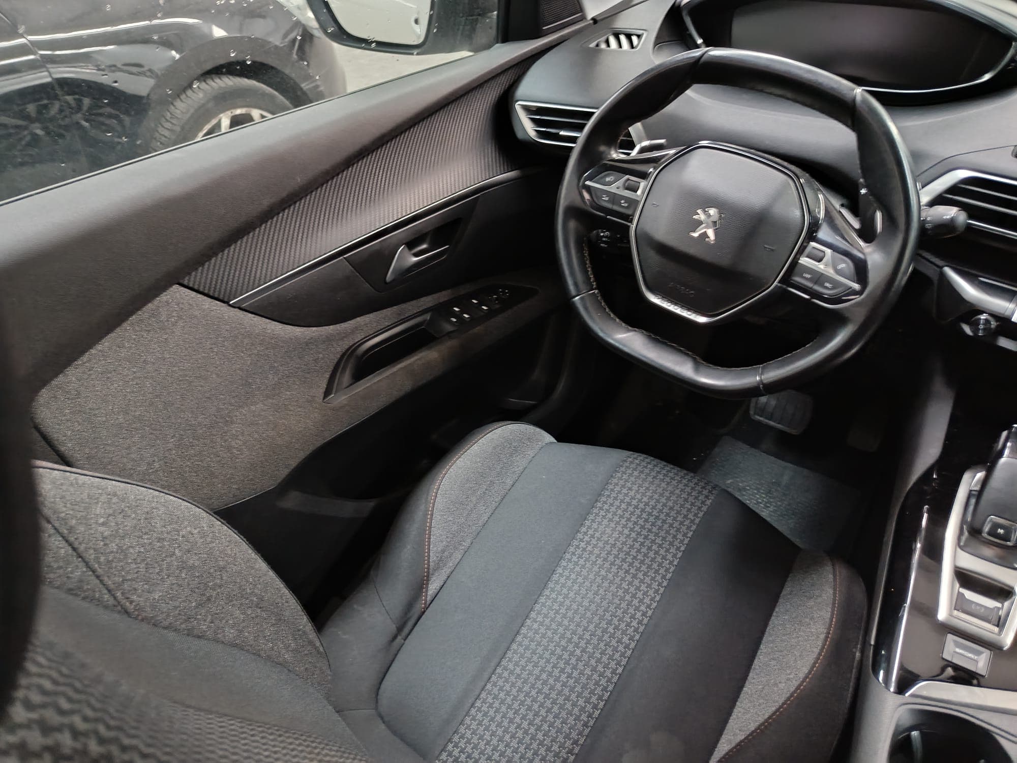 Peugeot 5008 · Ano 2019 — imagen 11