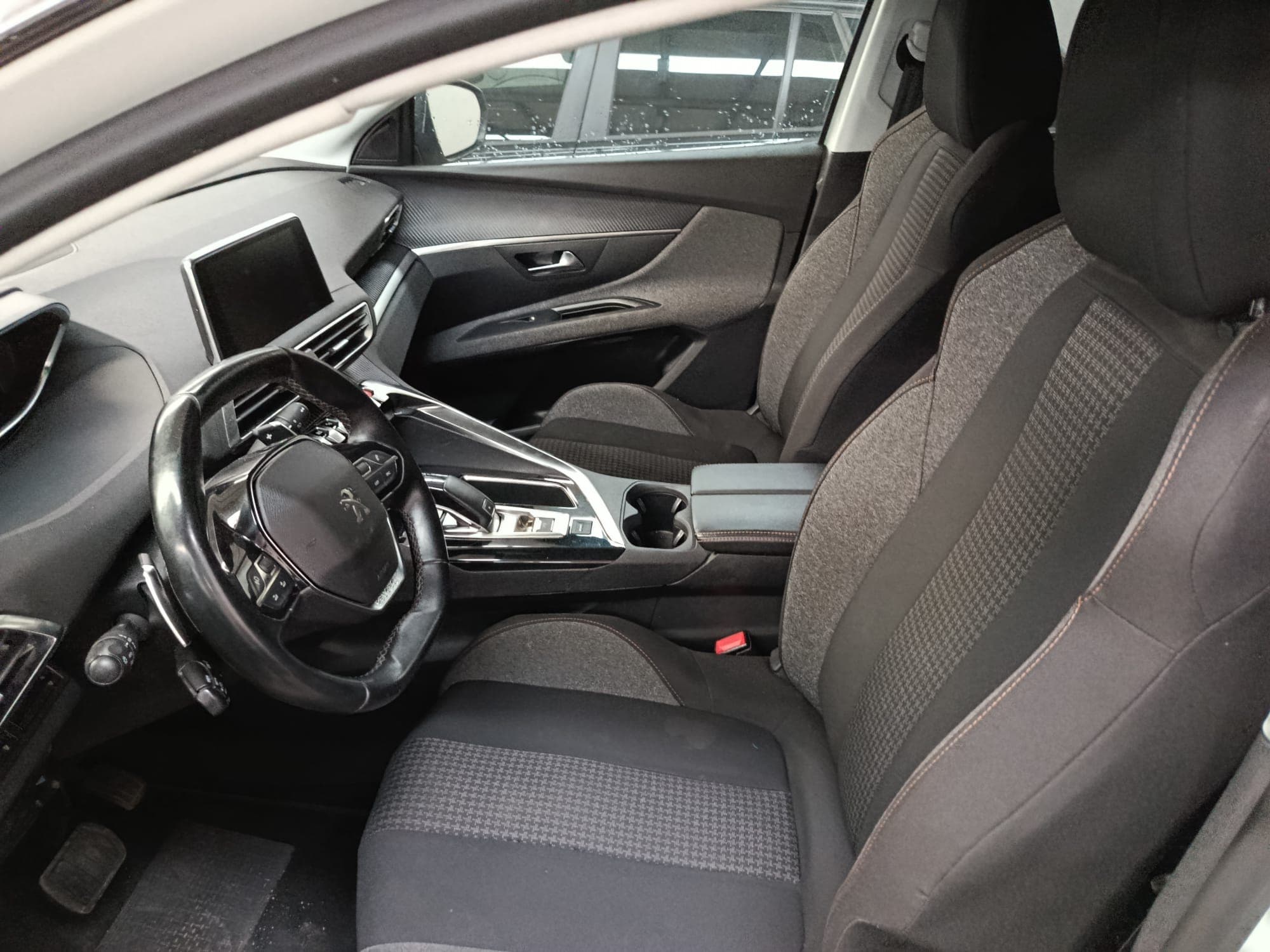 Peugeot 5008 · Ano 2019 — imagen 9