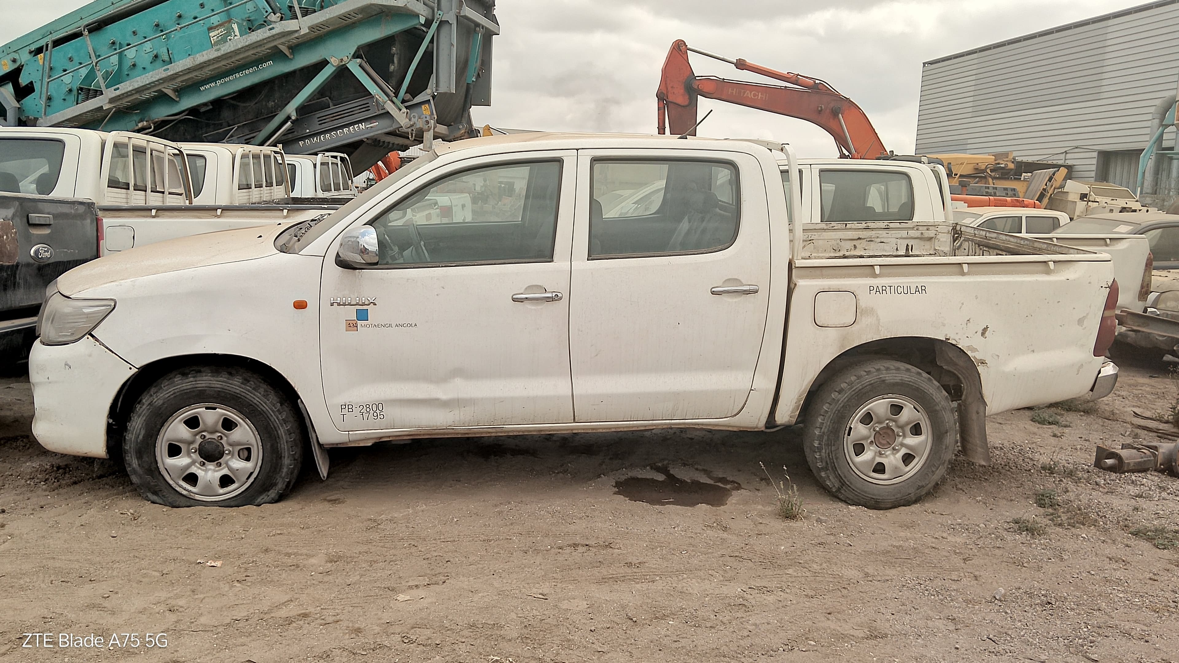3 TOYOTA HILUX 4*4 CD STD 5L — imagen 2