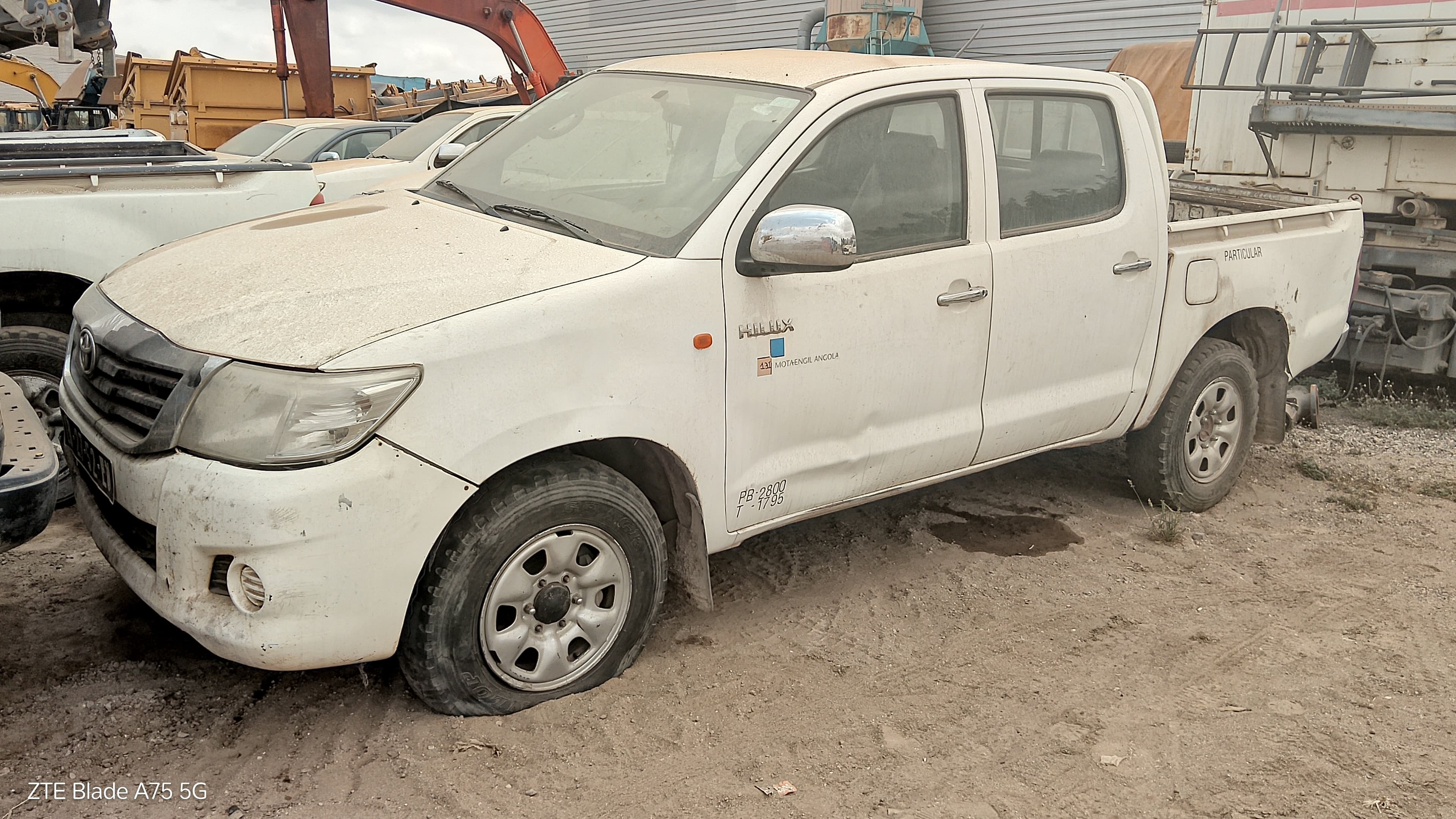 3 TOYOTA HILUX 4*4 CD STD 5L