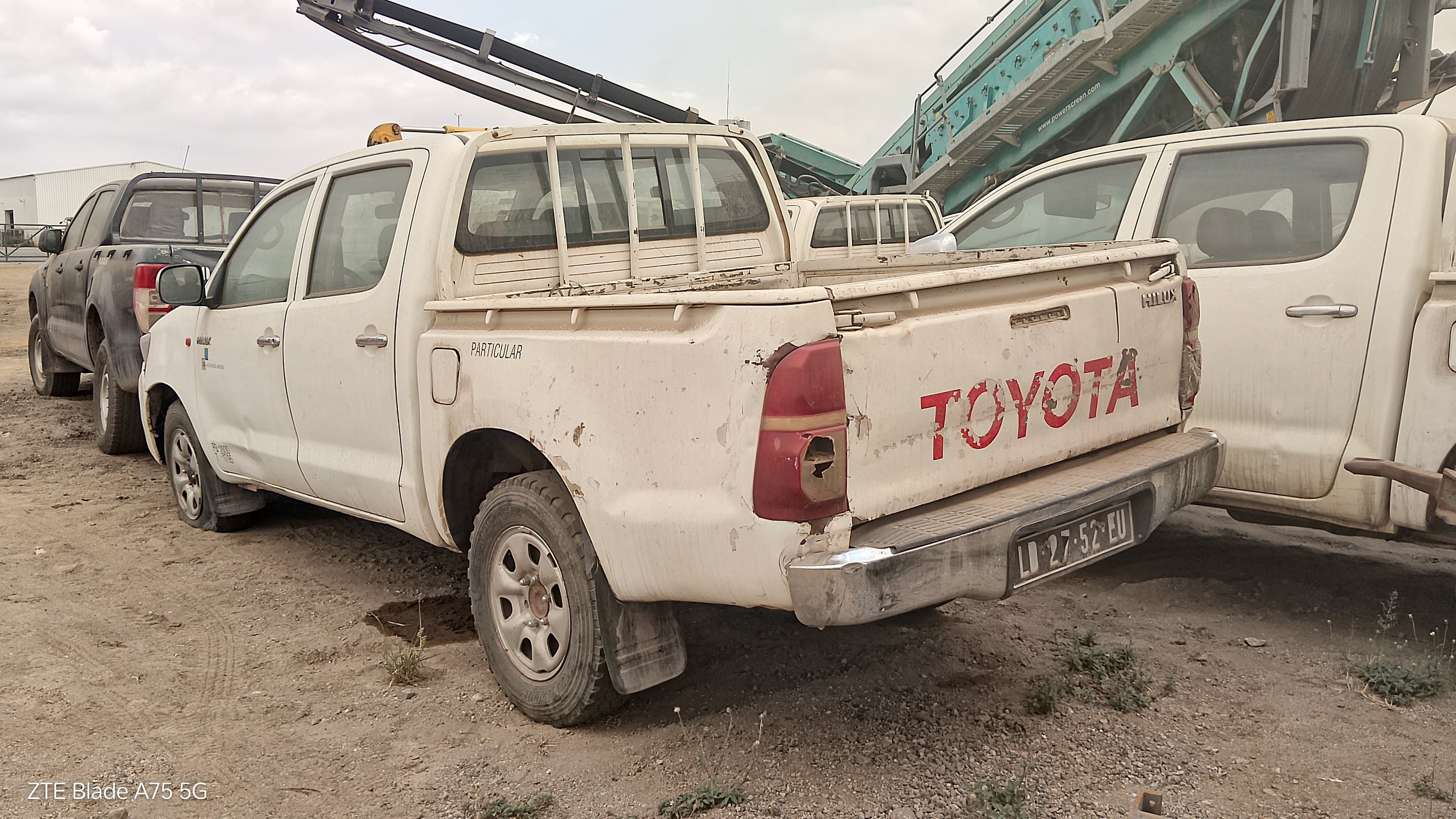3 TOYOTA HILUX 4*4 CD STD 5L — imagen 3