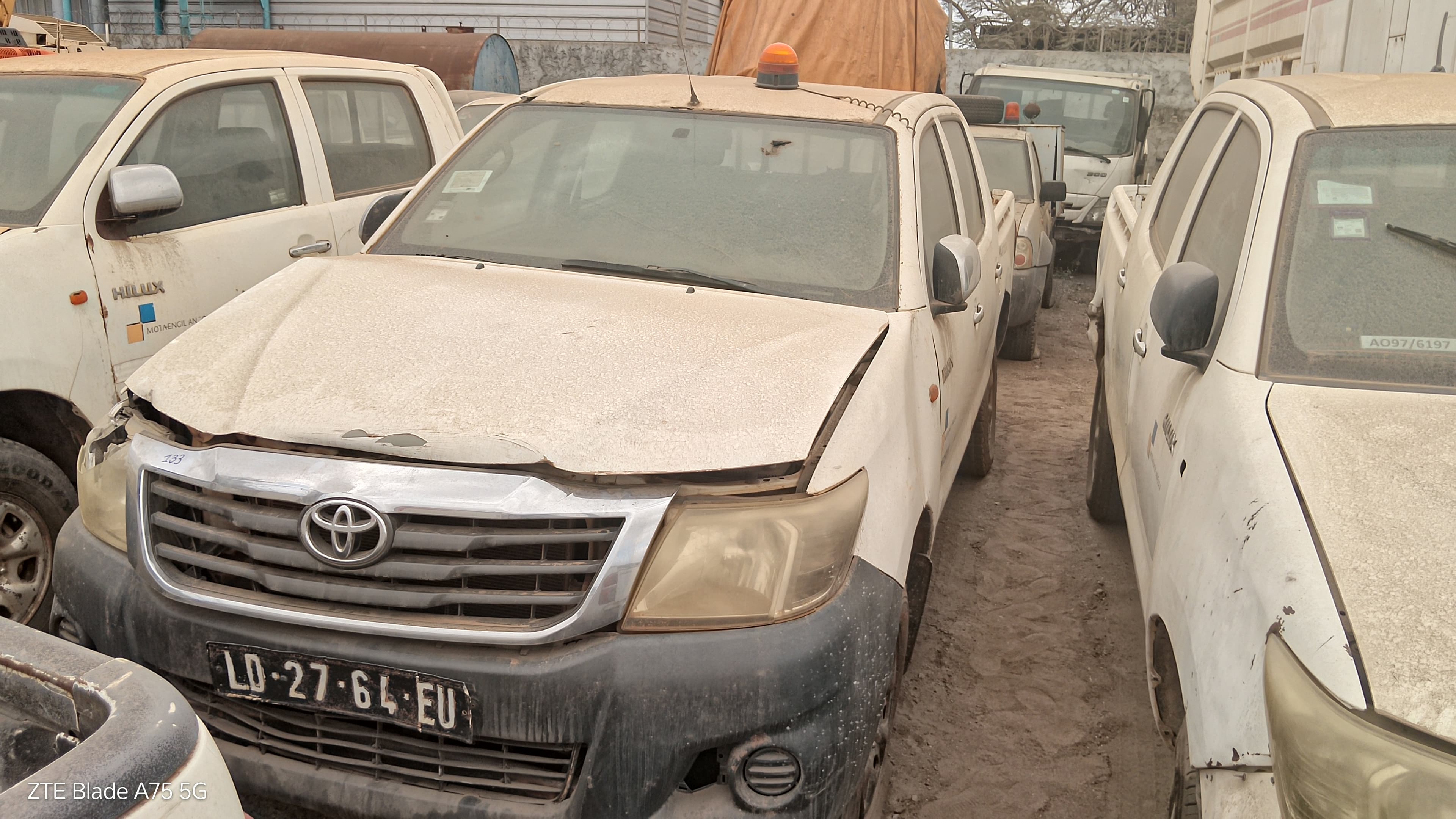 2 TOYOTA HILUX 4*4 CD 5L — imagem 2