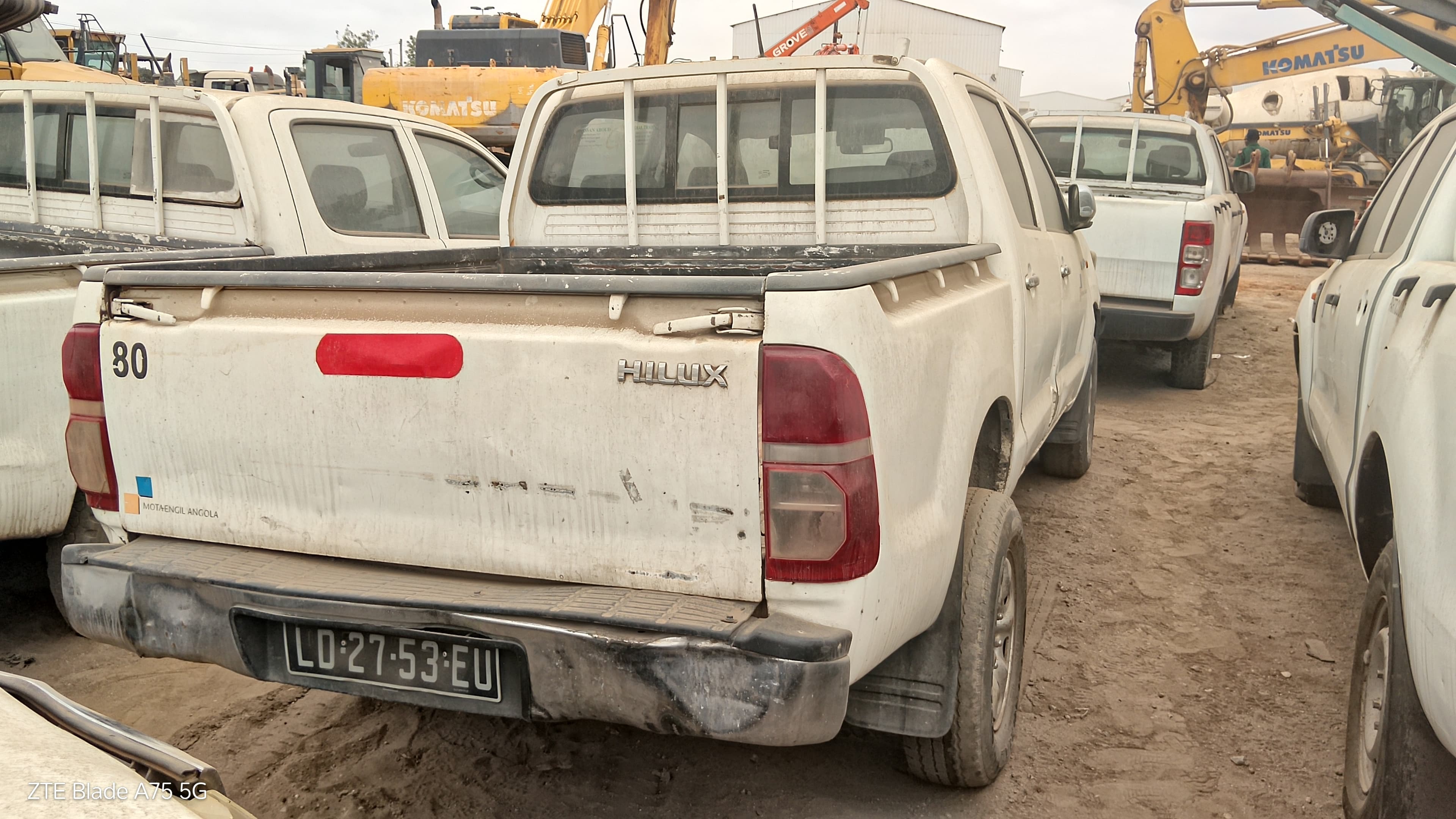 2 TOYOTA HILUX 4*4 CD STD 5L — image 9