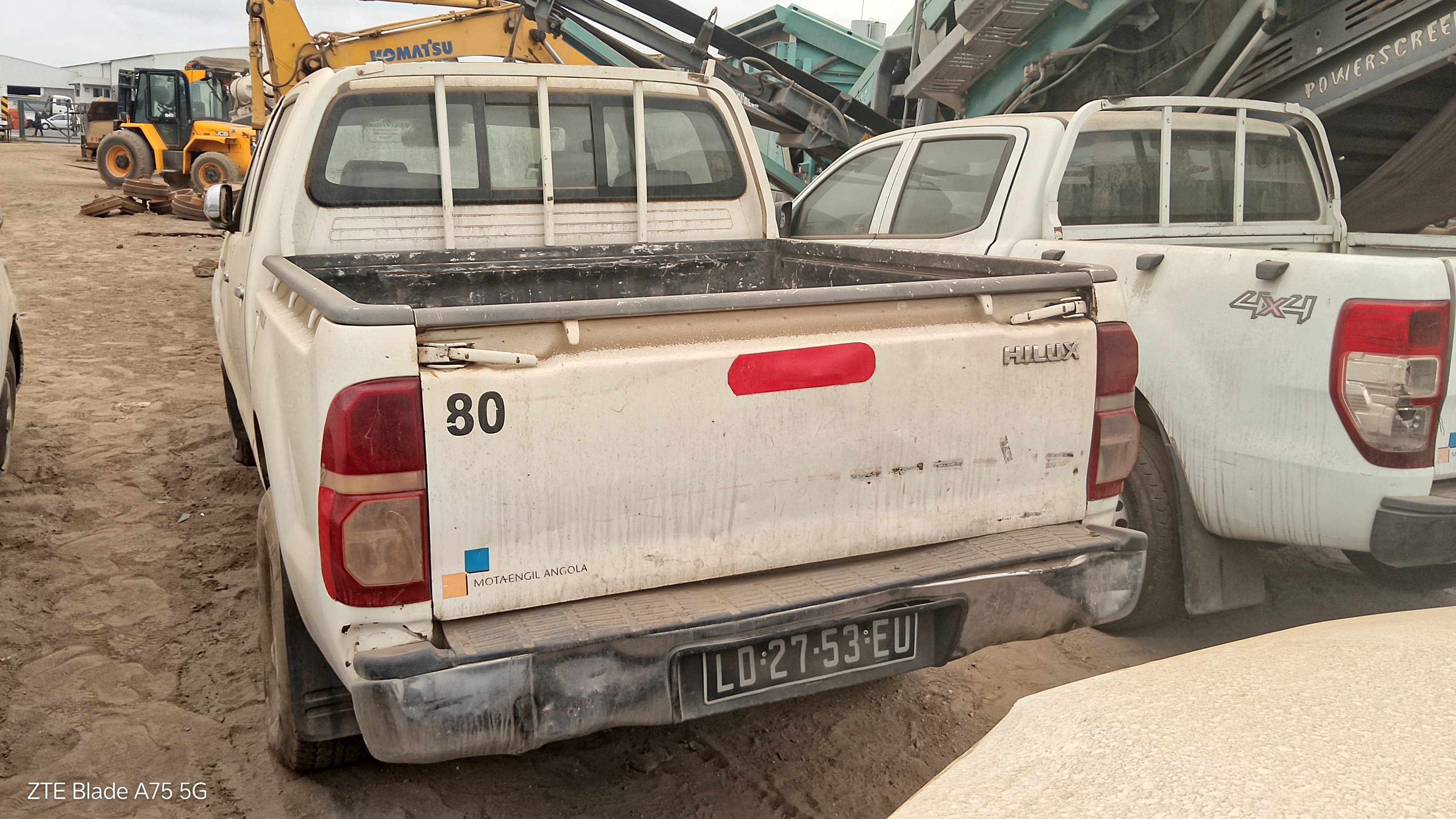 2 TOYOTA HILUX 4*4 CD STD 5L — image 8