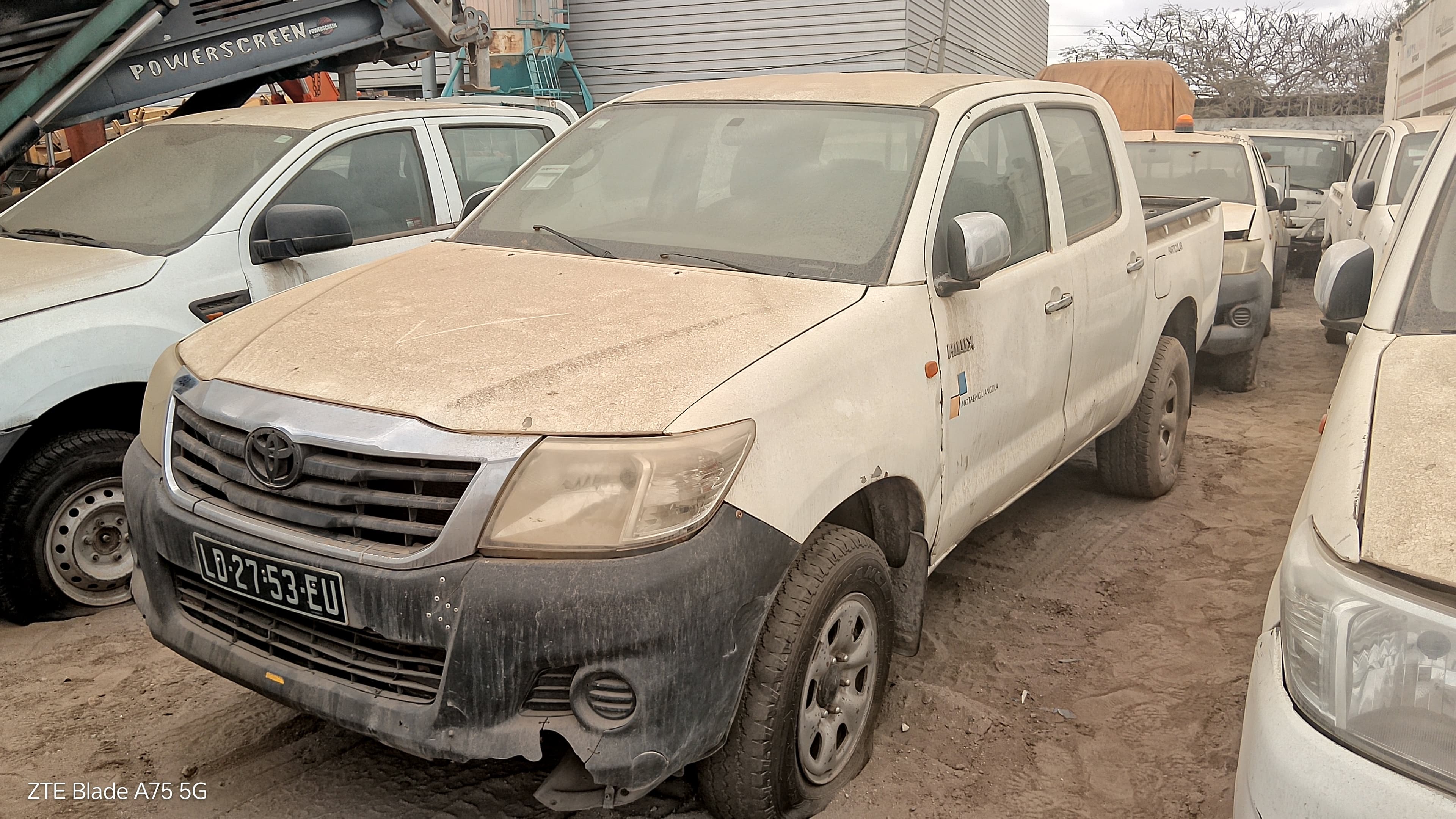 2 TOYOTA HILUX 4*4 CD STD 5L — image 7