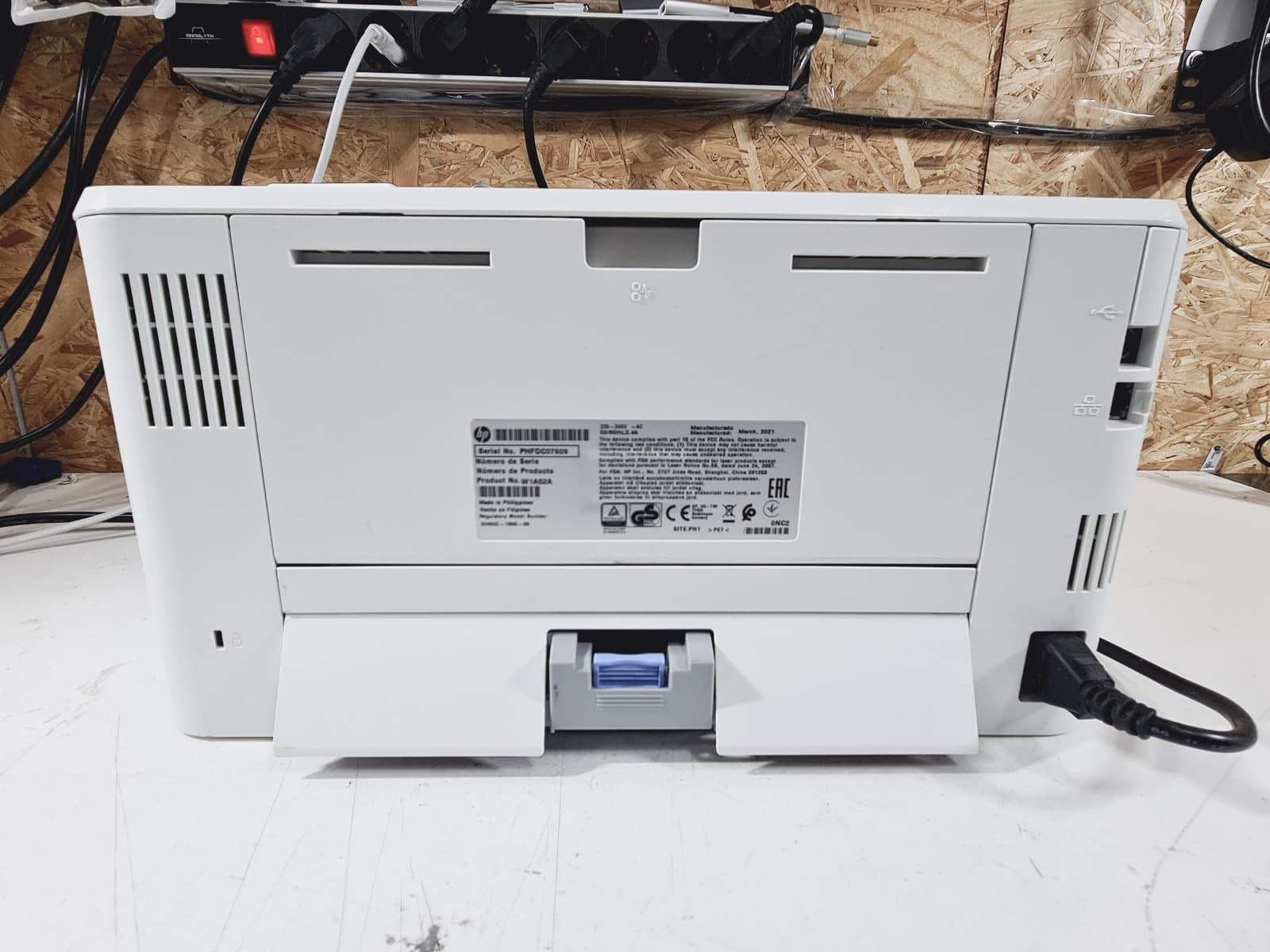 Impressora HP LaserJet Pro M404n — imagem 2