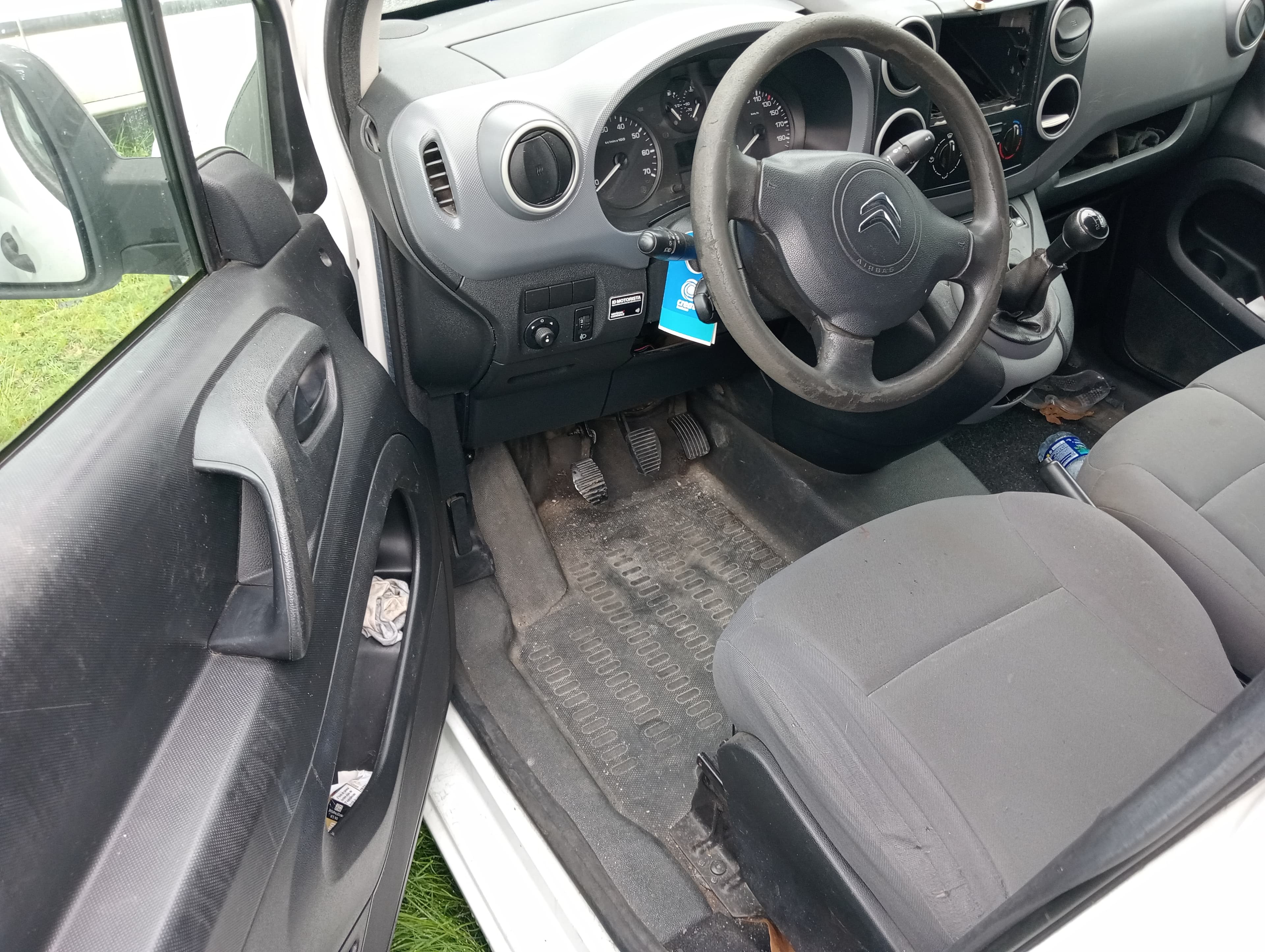 Citroën Berlingo · Ano 2014 — imagem 5