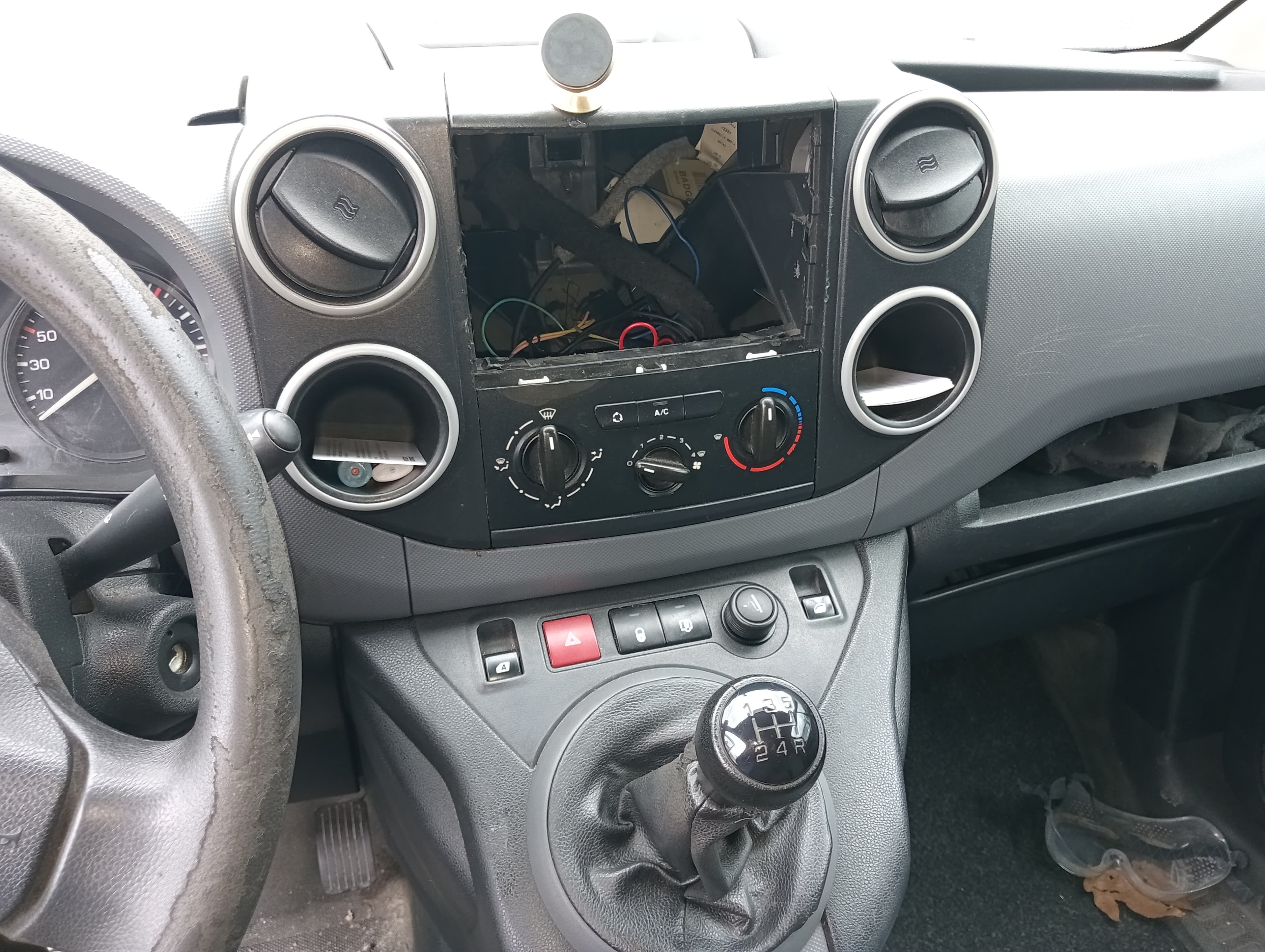 Citroën Berlingo · Ano 2014 — imagem 8