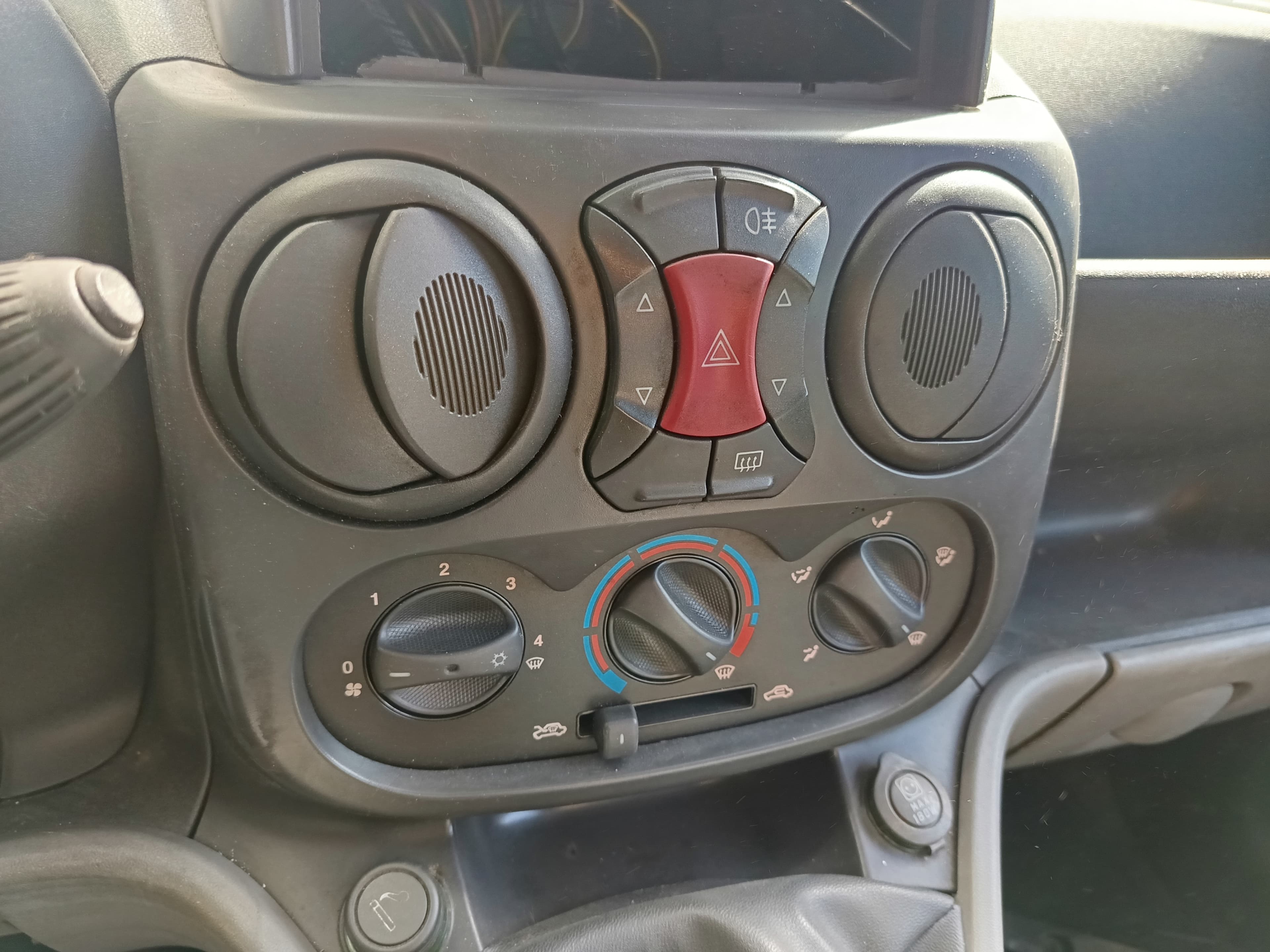 Fiat Doblo · Ano 2006 — imagem 27
