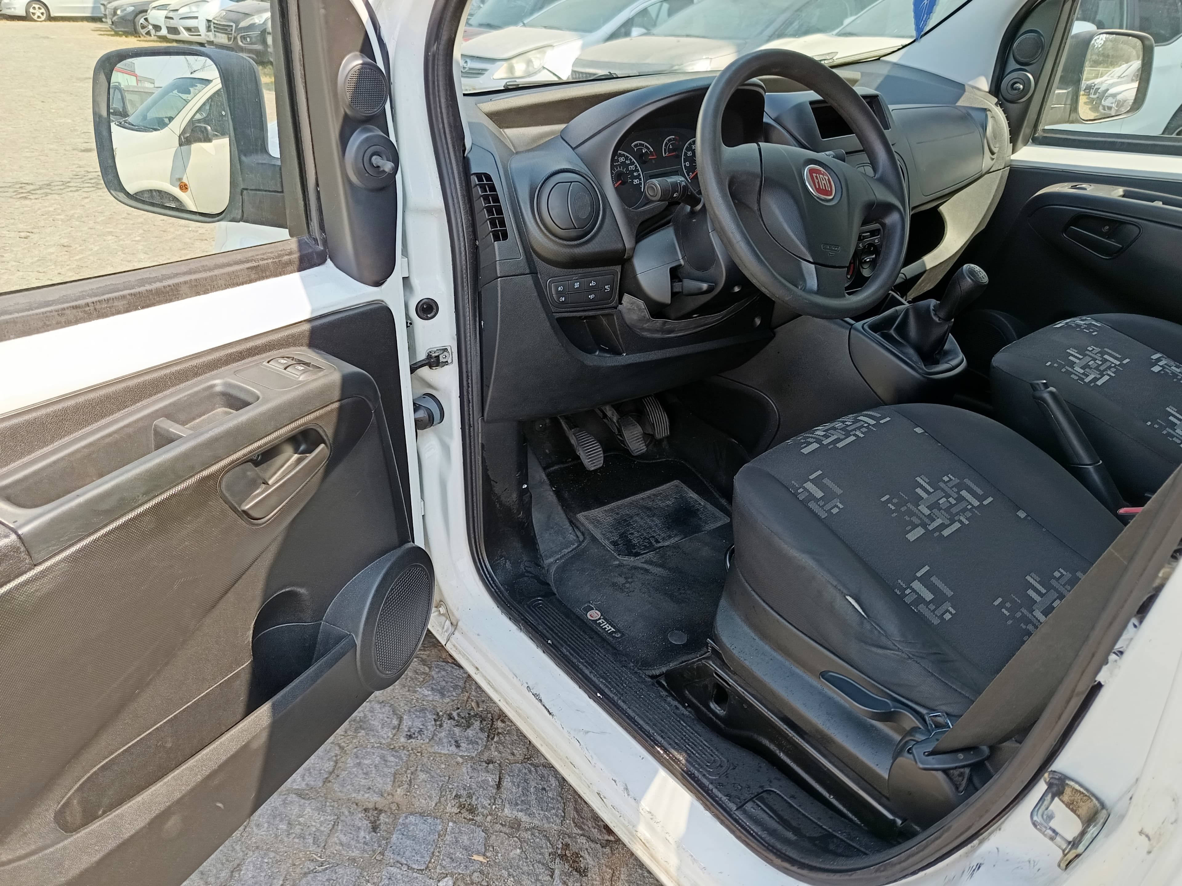 Fiat Fiorino · Ano 2015 — image 24