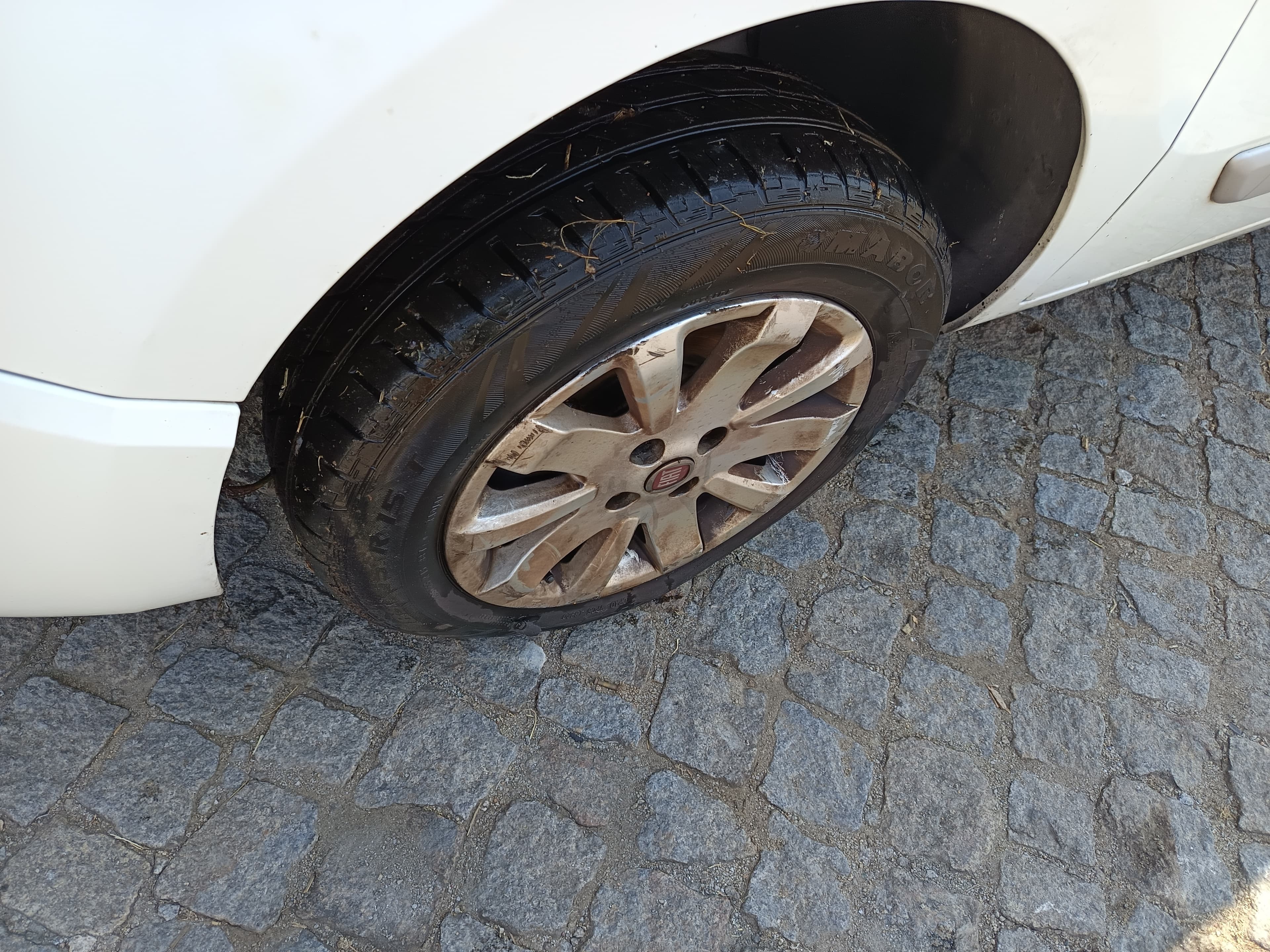 Fiat Fiorino · Ano 2015 — image 16