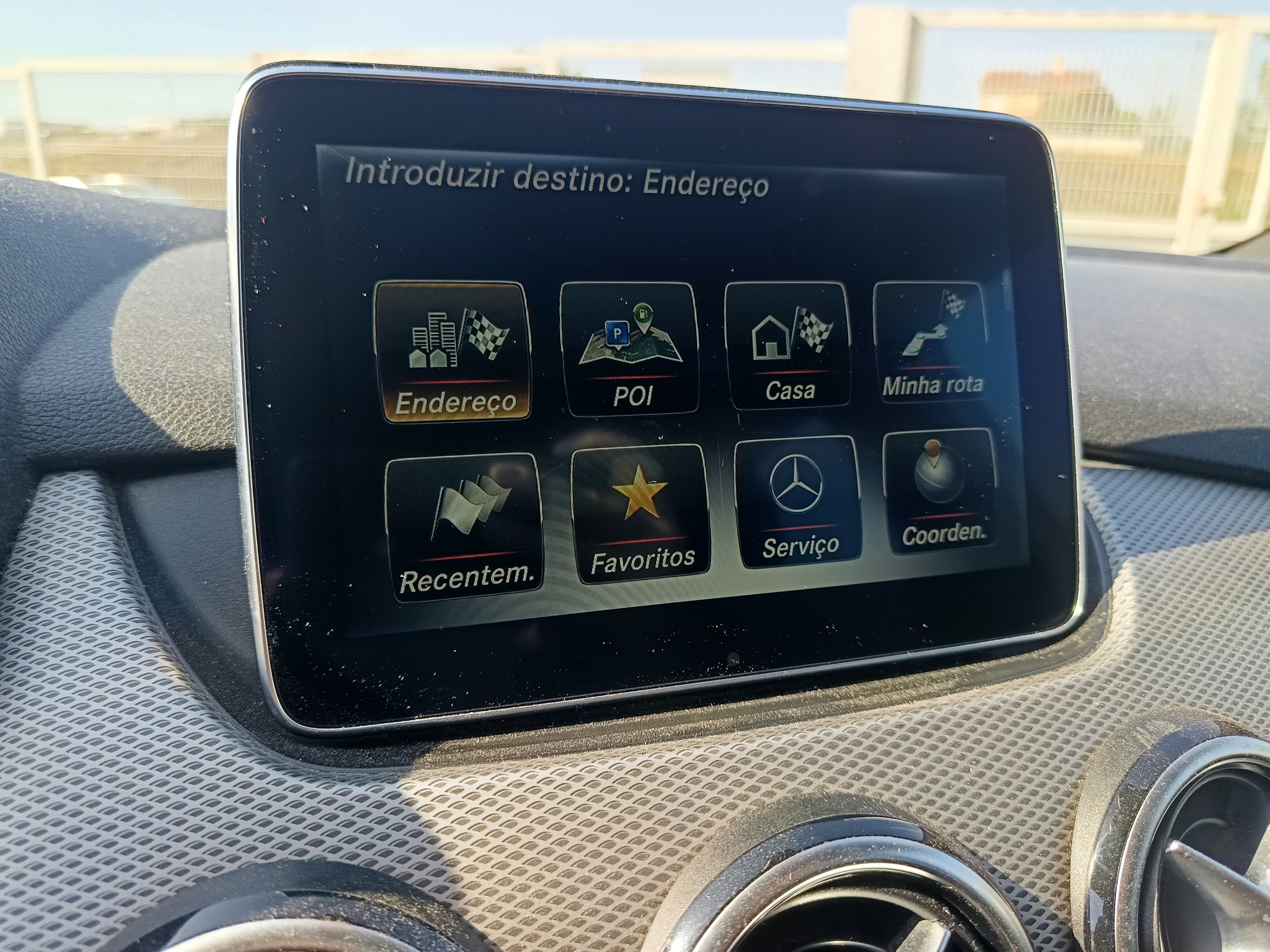 Mercedes-Benz B180 · Ano 2015 — imagen 28