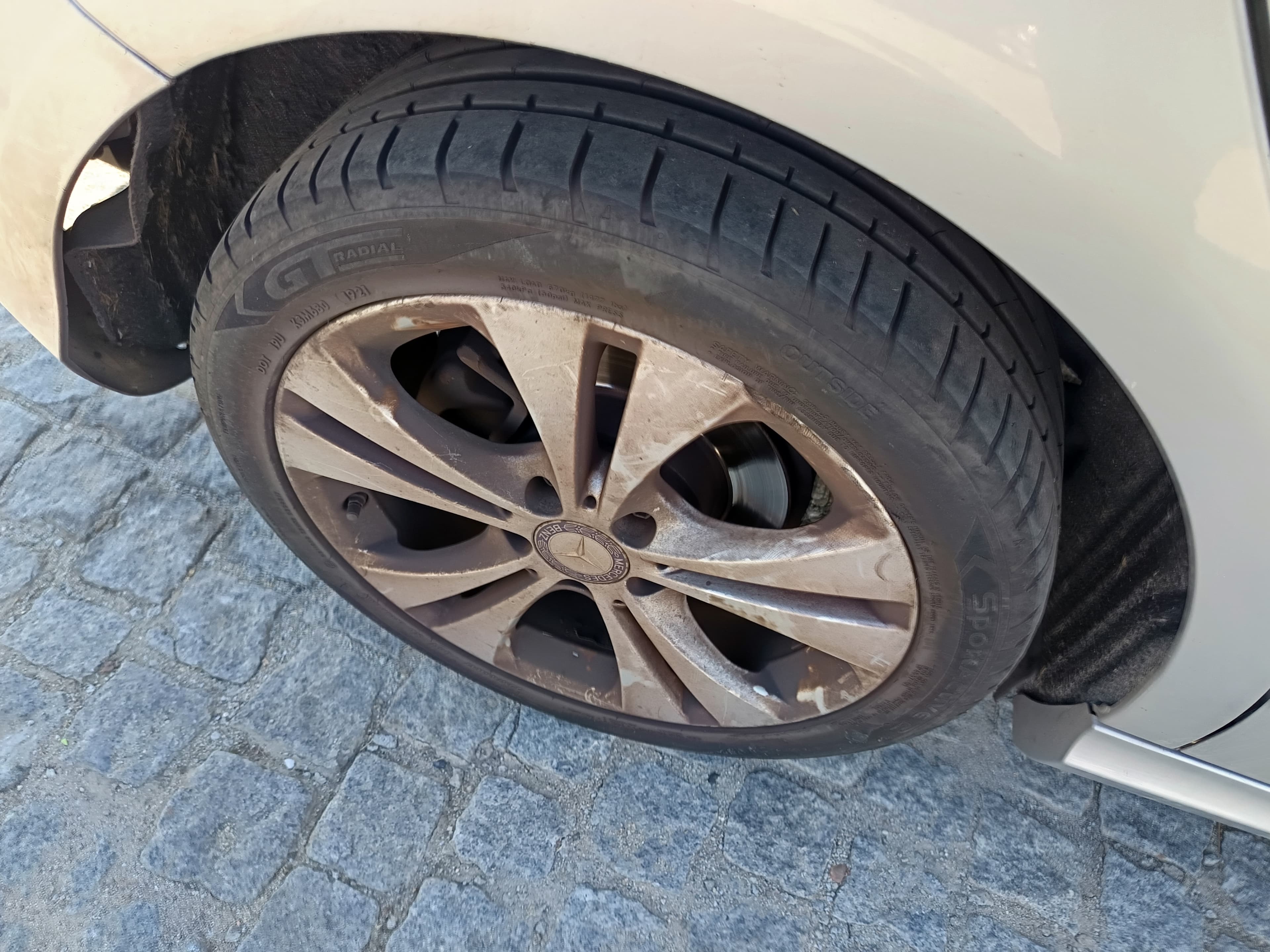 Mercedes-Benz B180 · Ano 2015 — imagen 13