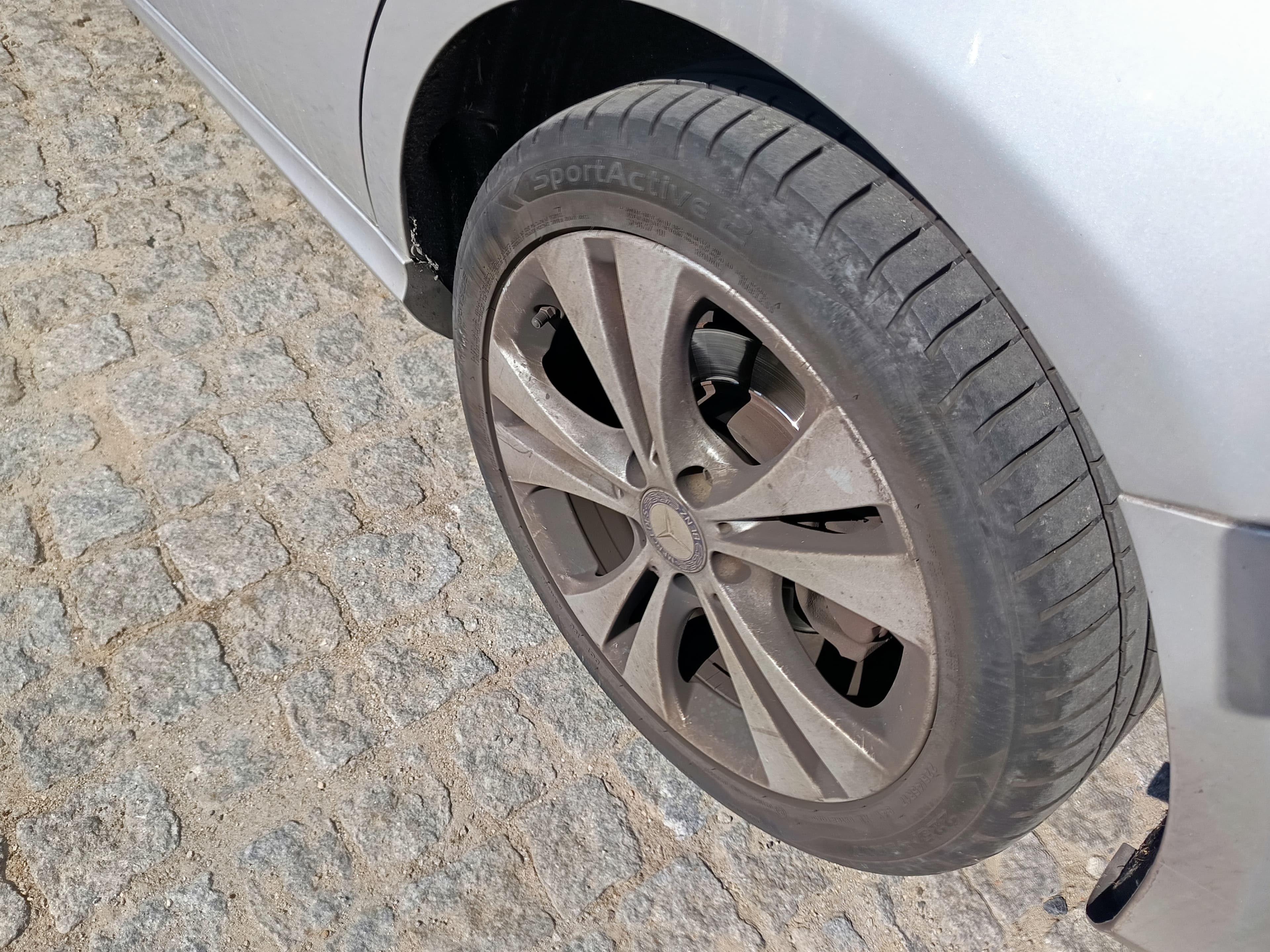 Mercedes-Benz B180 · Ano 2015 — imagen 14