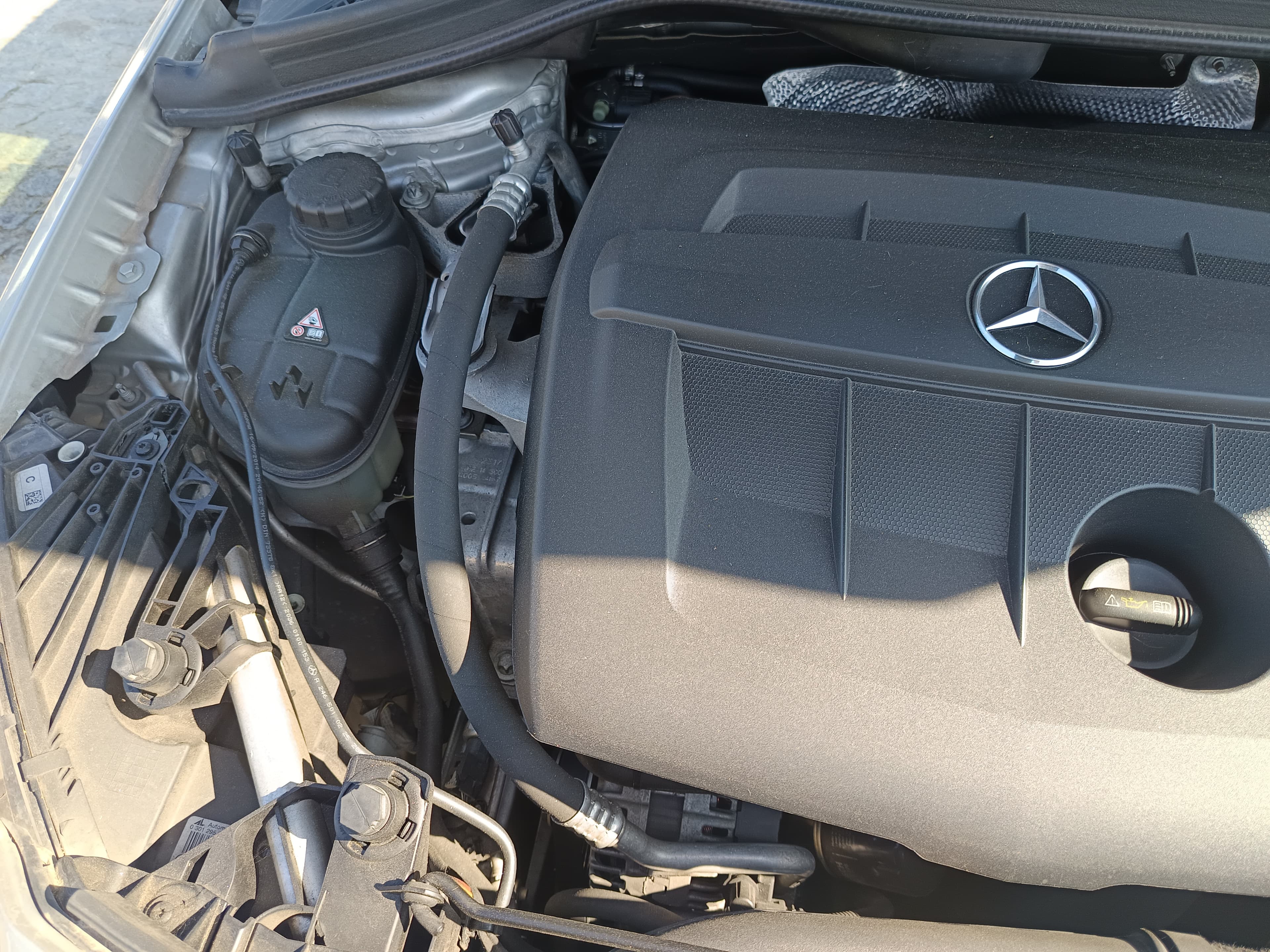 Mercedes-Benz B180 · Ano 2015 — imagen 17
