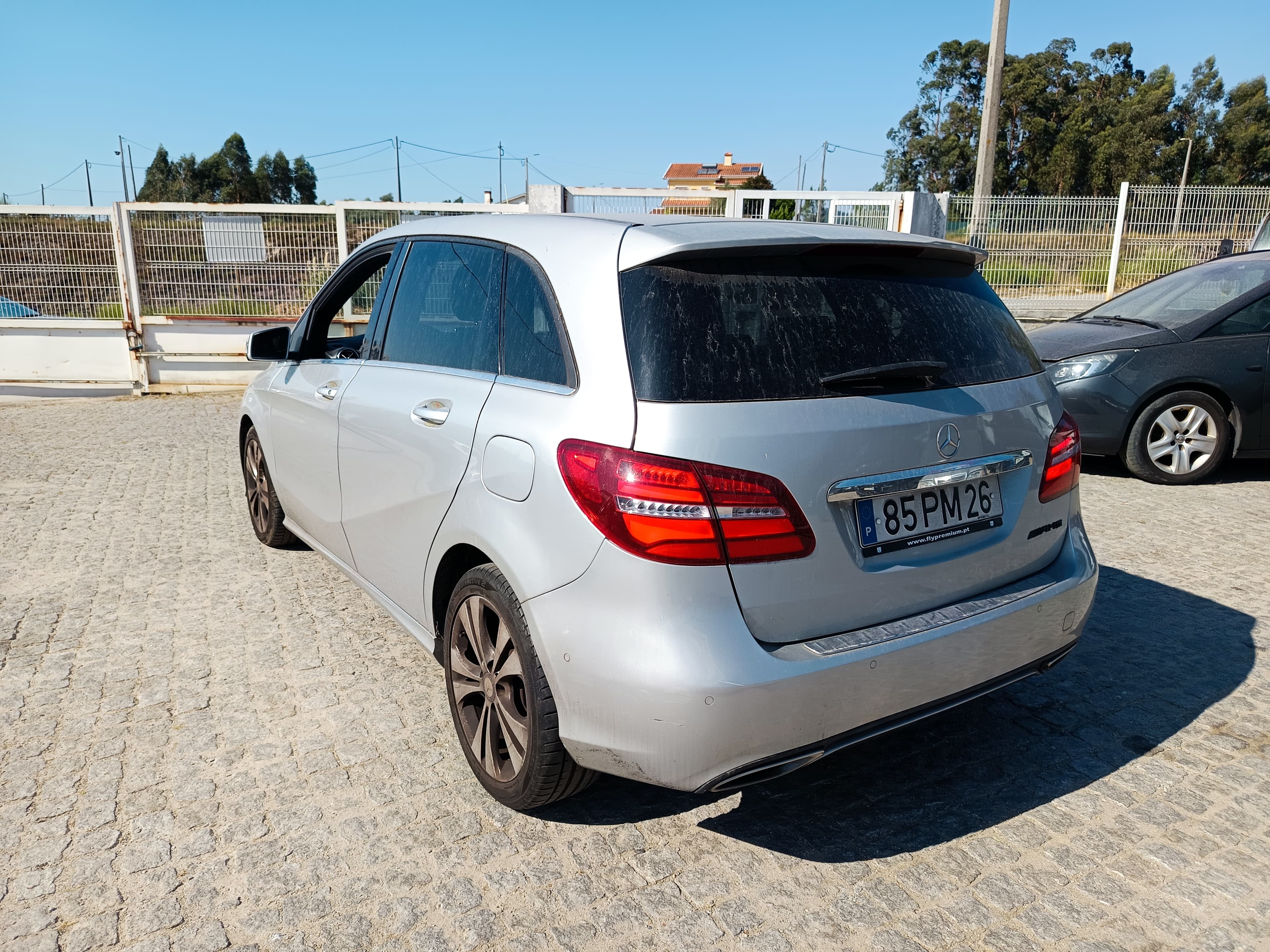 Mercedes-Benz B180 · Ano 2015 — imagen 7