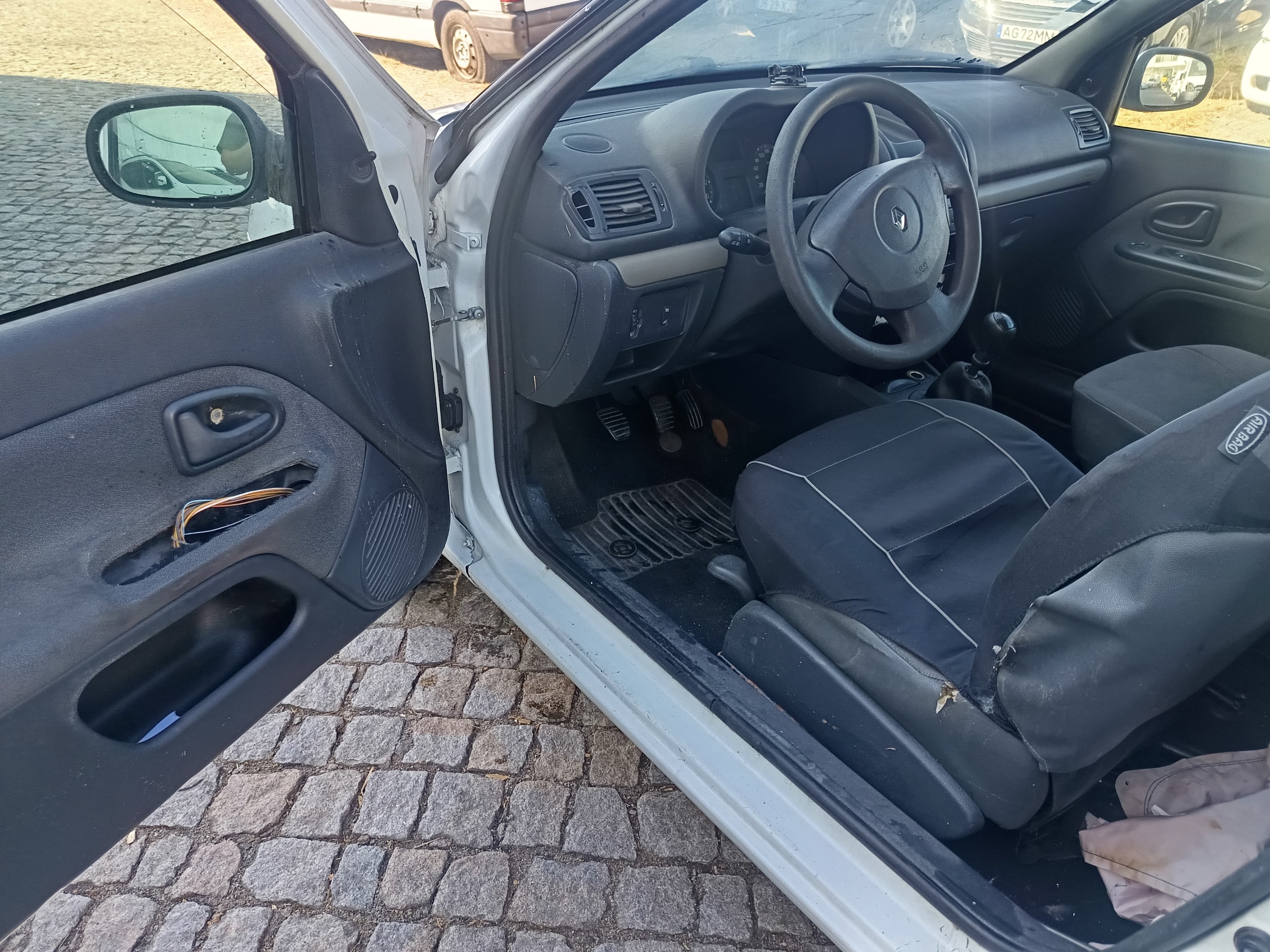 Renault Clio · Ano 2005 — imagen 24