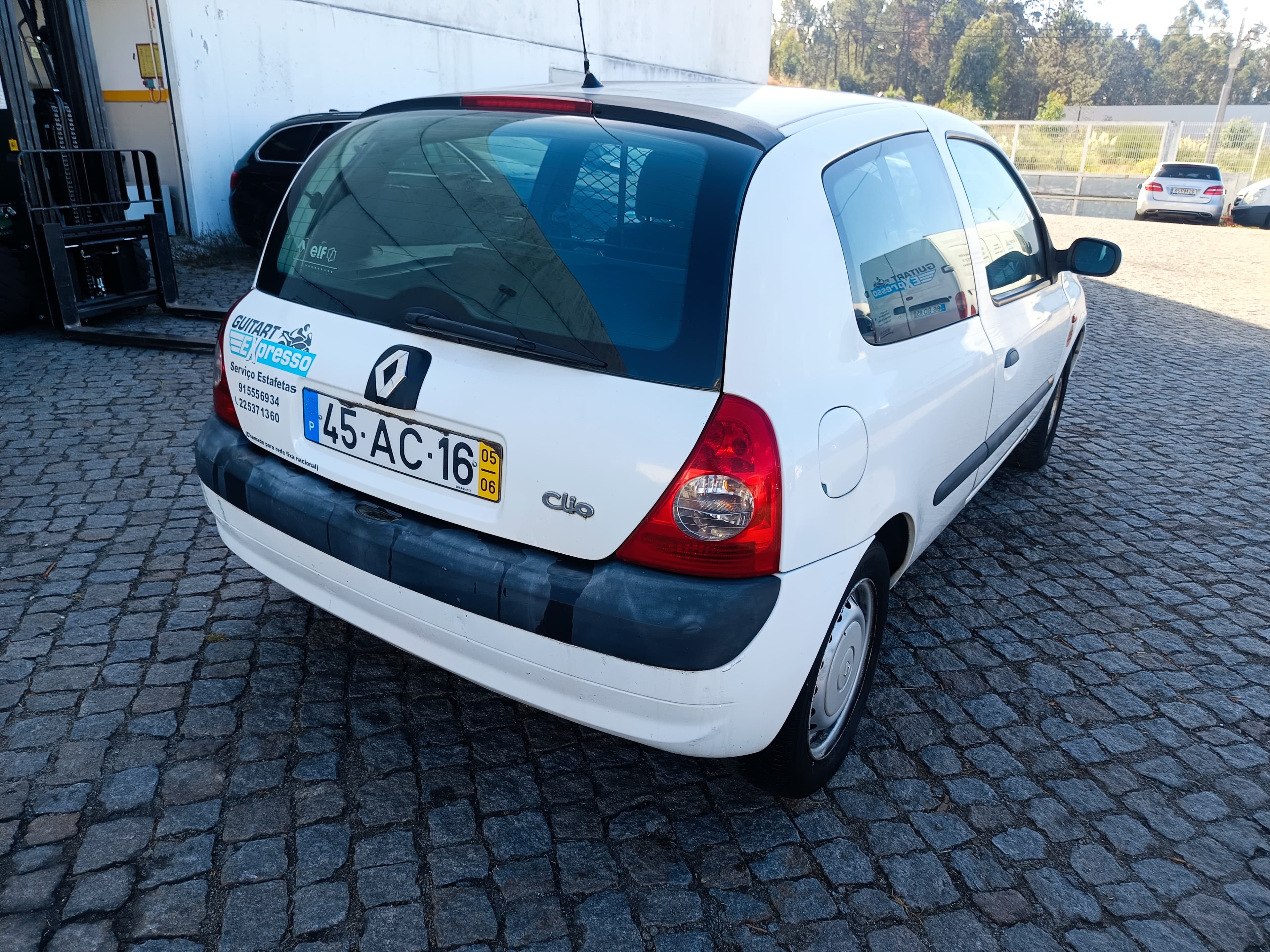Renault Clio · Ano 2005 — imagen 4