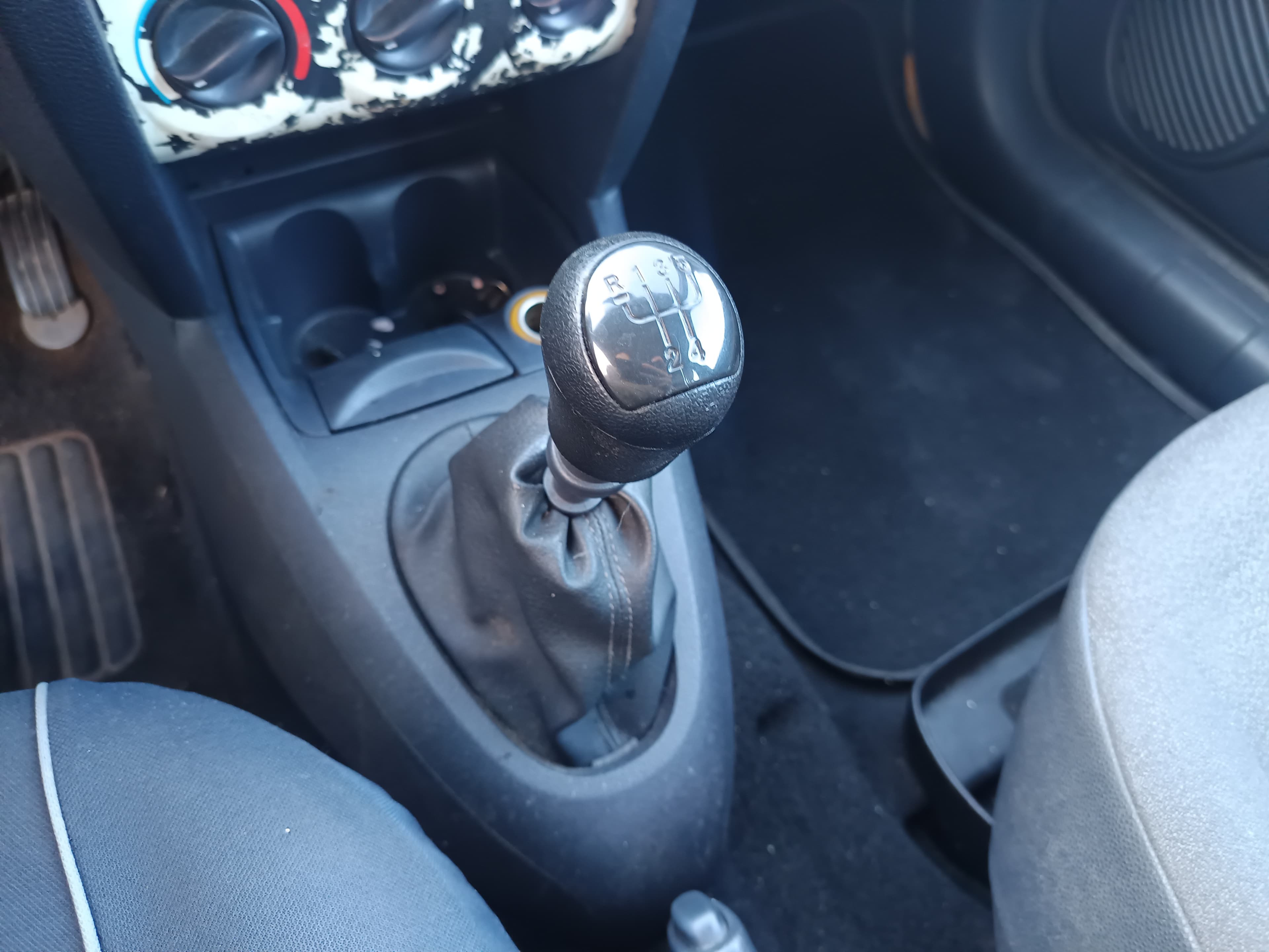 Renault Clio · Ano 2005 — imagen 31