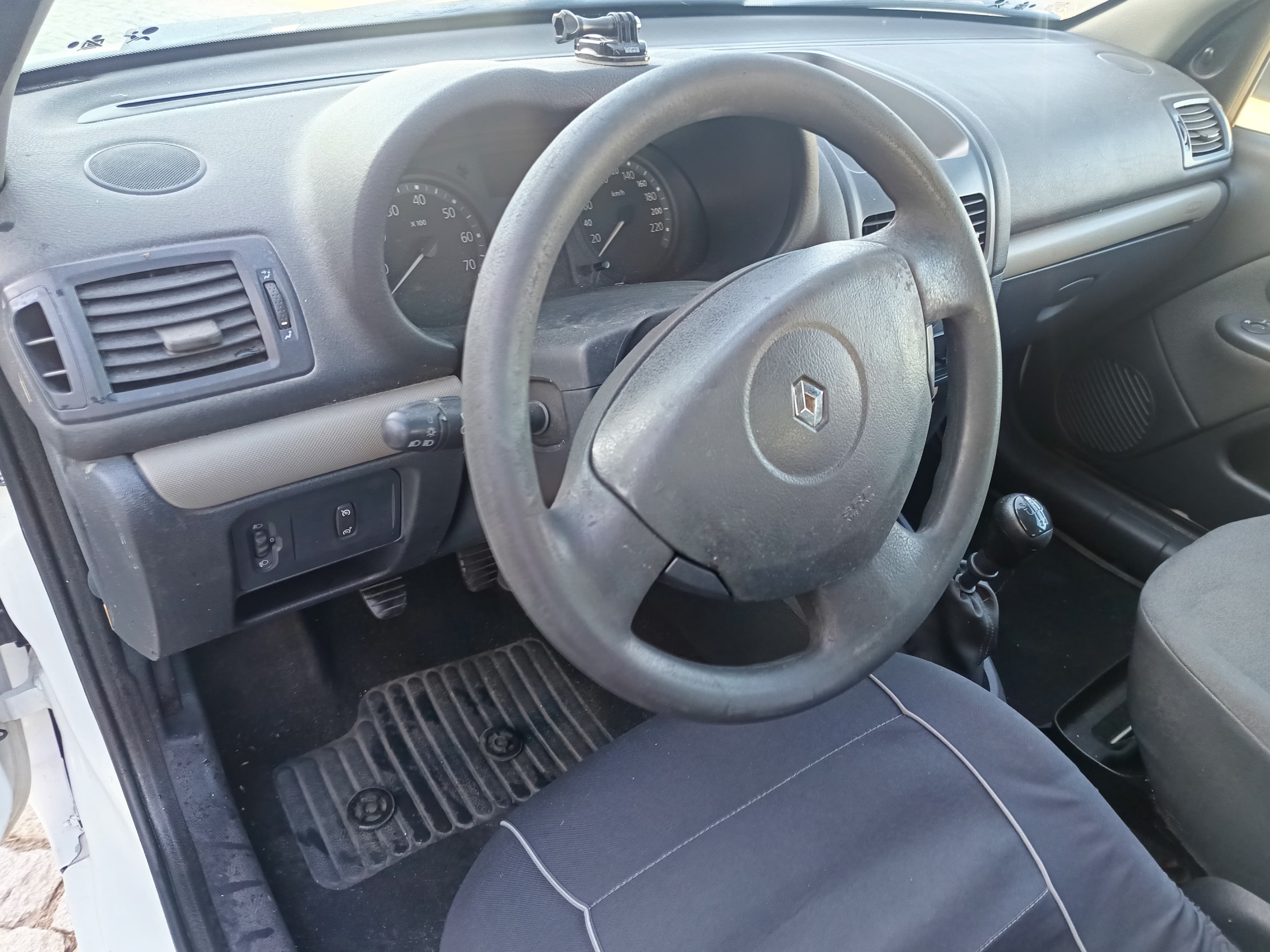 Renault Clio · Ano 2005 — imagen 28