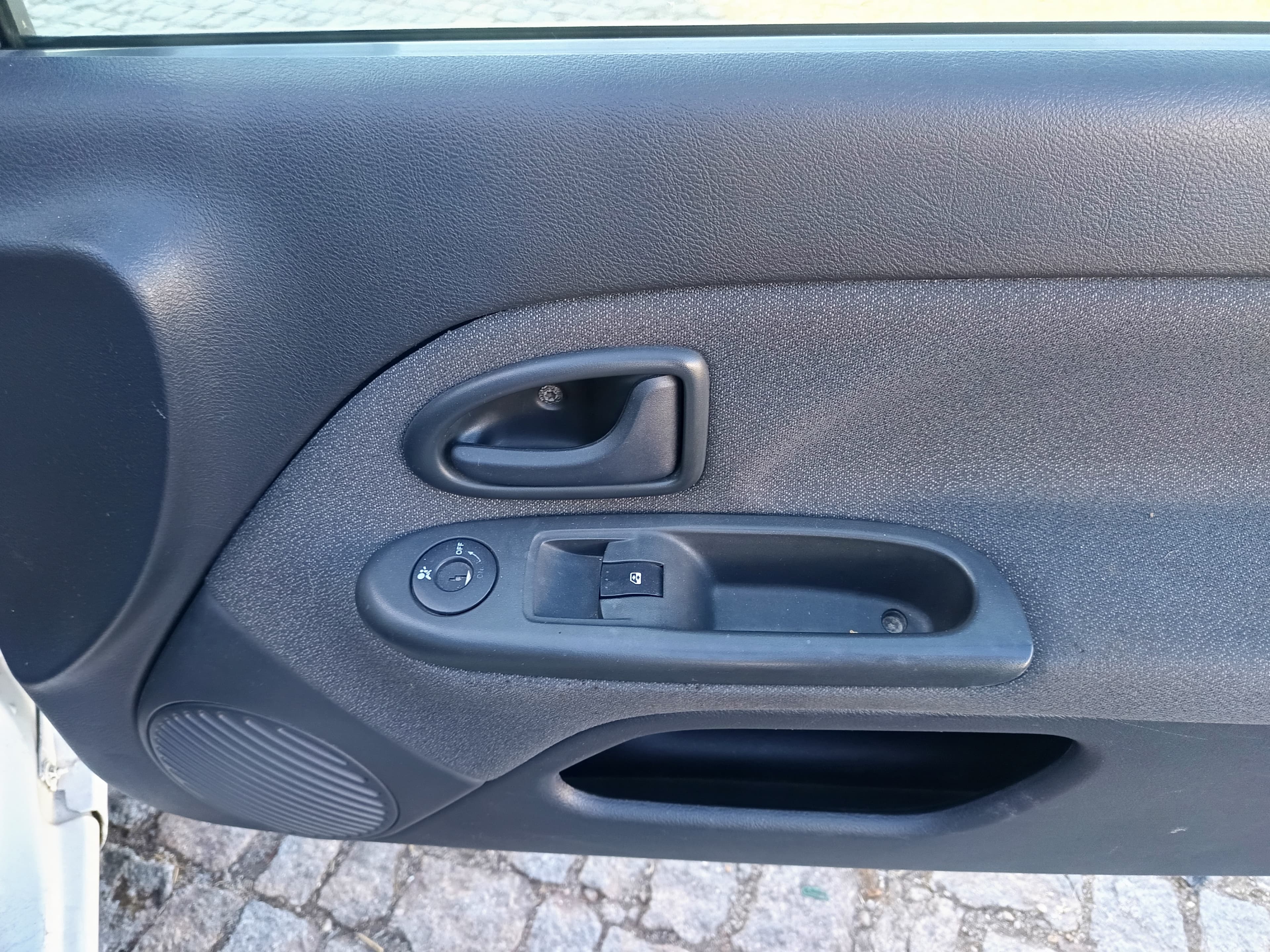Renault Clio · Ano 2005 — imagen 22