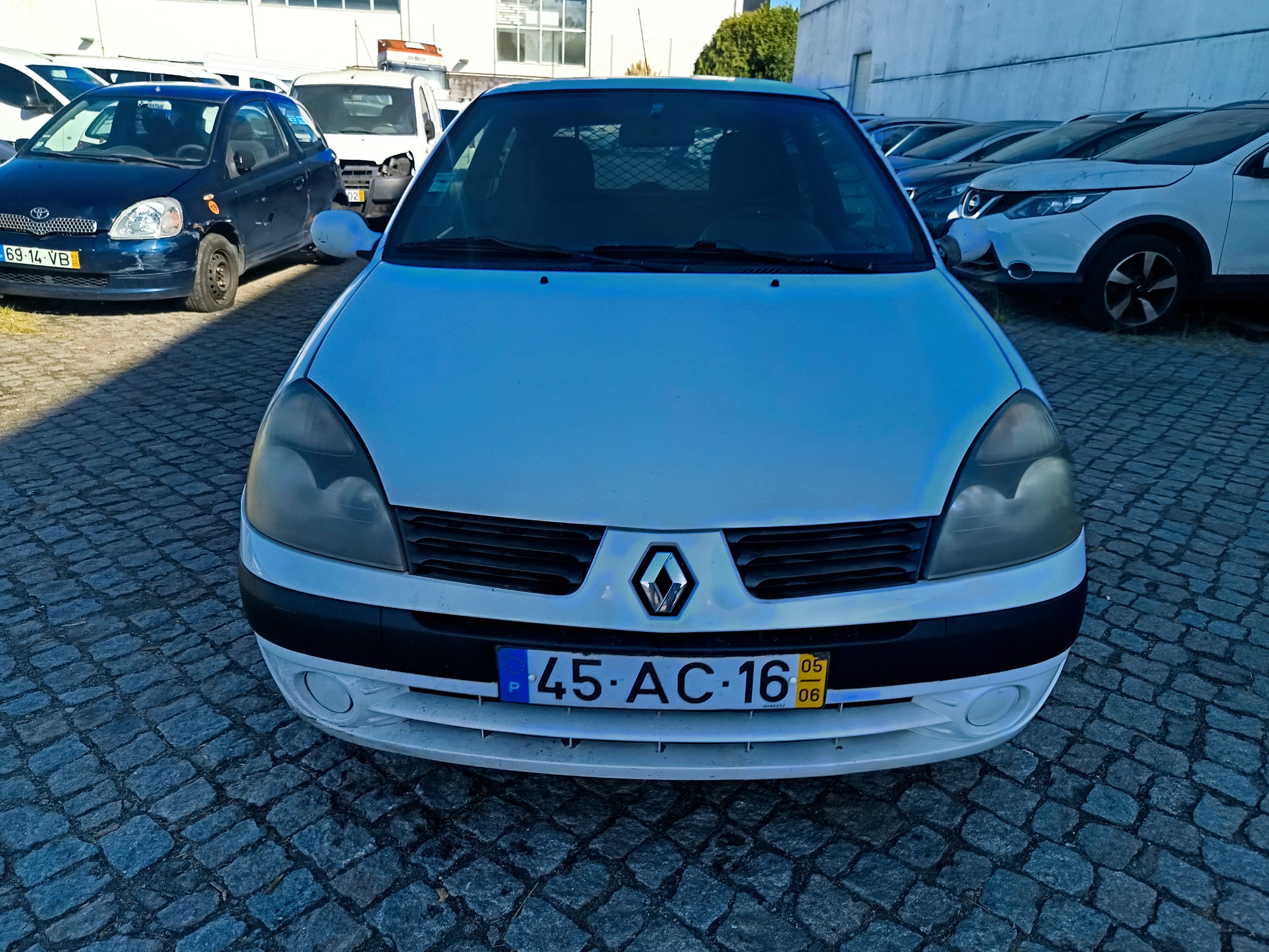 Renault Clio · Ano 2005 — imagen 2
