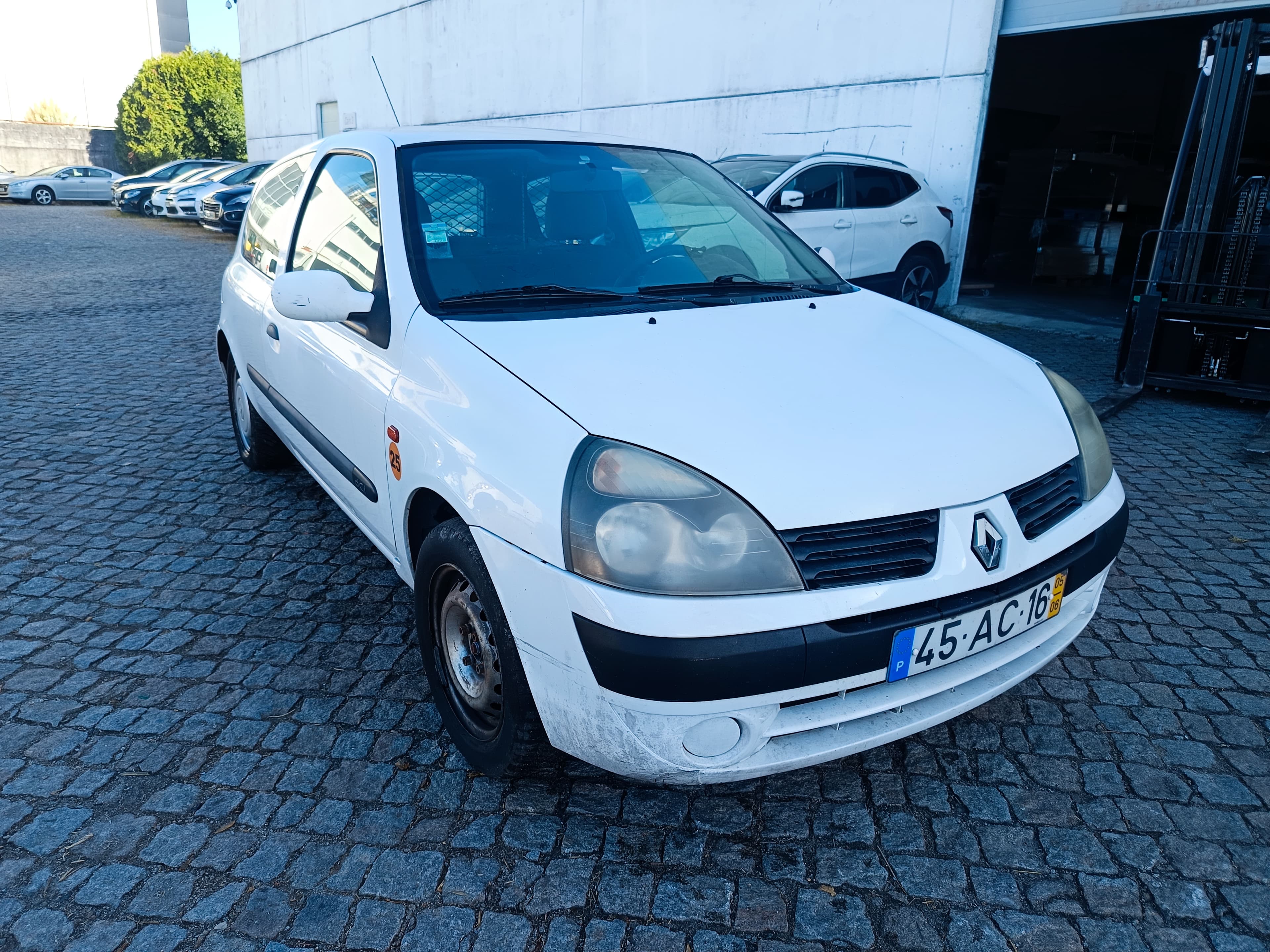 Renault Clio · Ano 2005
