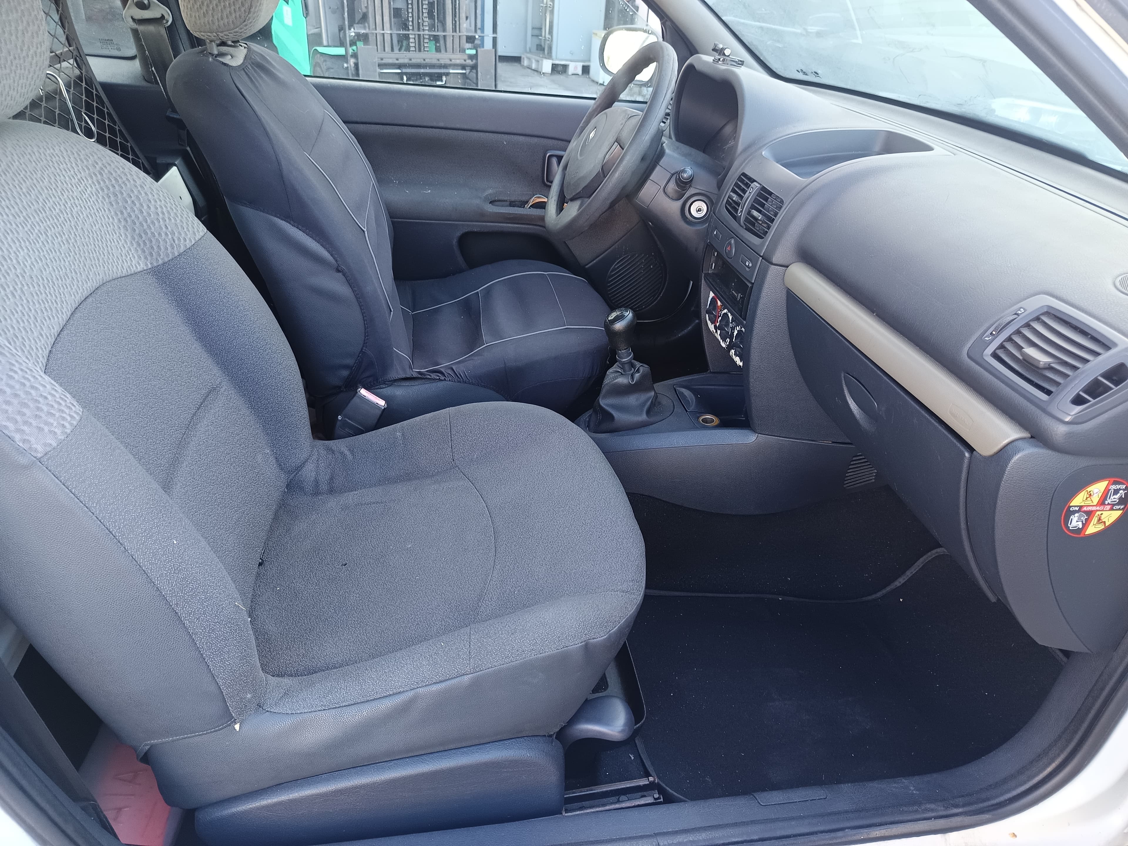 Renault Clio · Ano 2005 — imagen 23