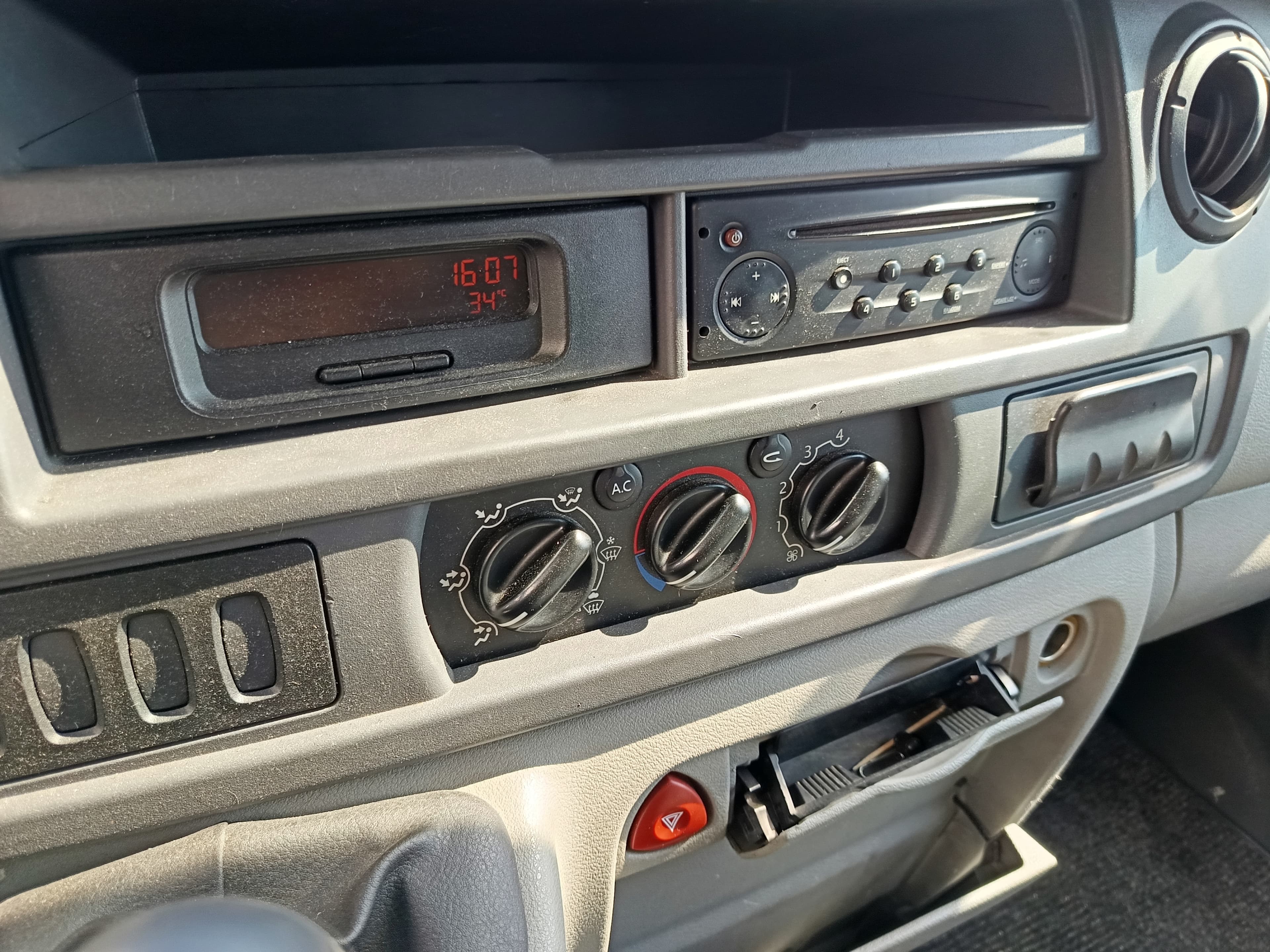 Renault Master · Ano 2006 — imagem 19