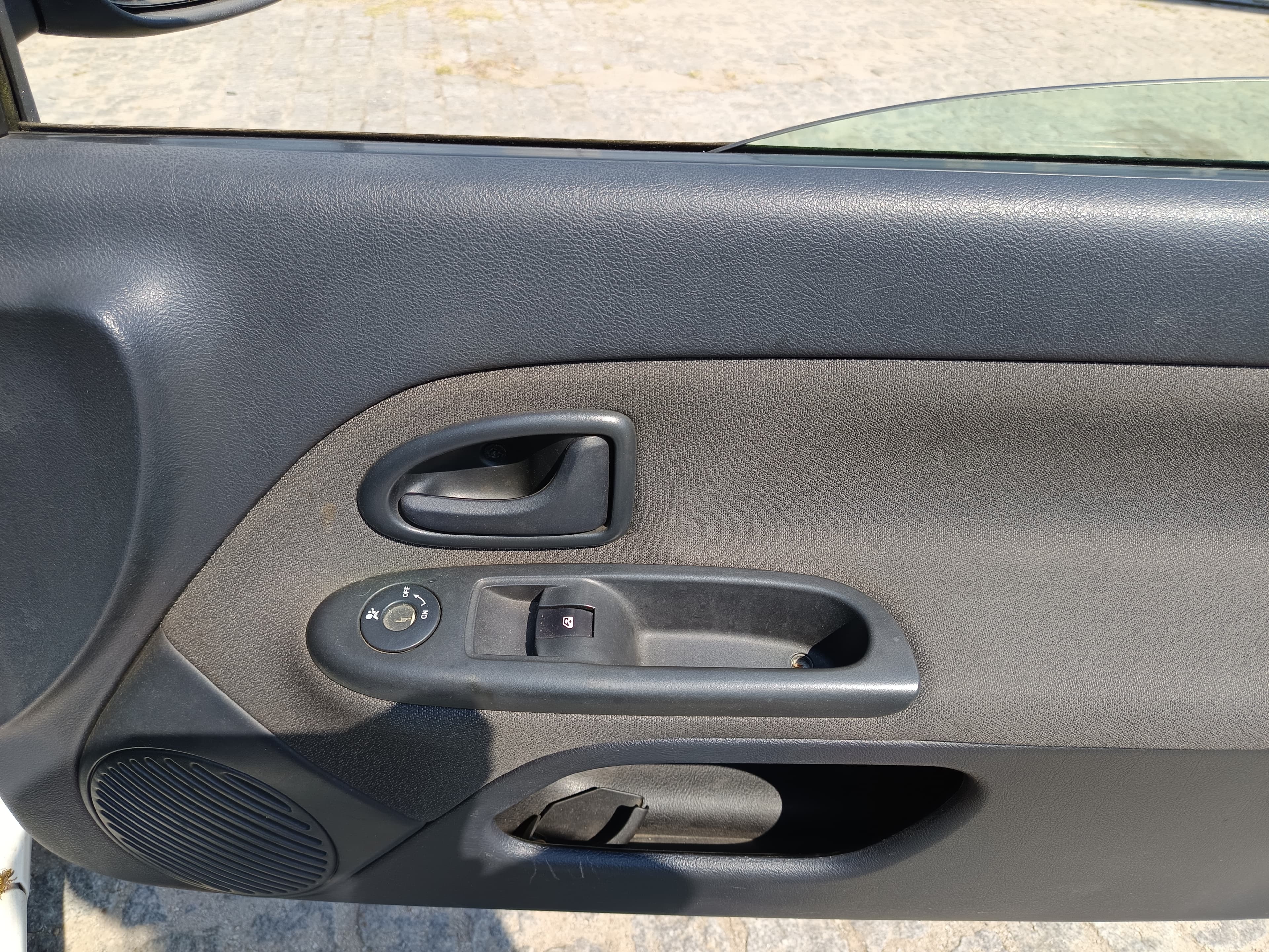 Renault Clio · Ano 2005 — imagem 23