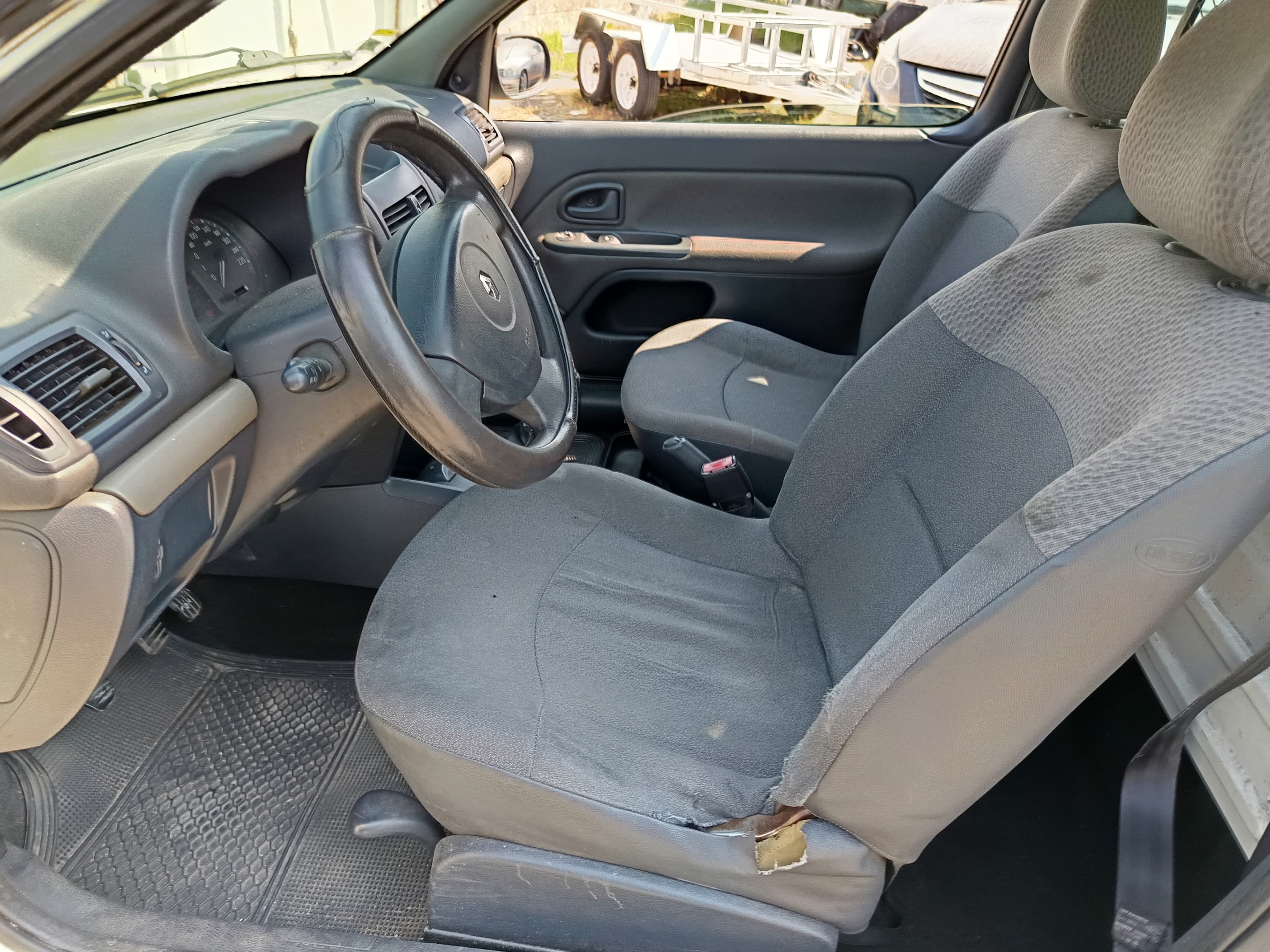 Renault Clio · Ano 2005 — imagem 28