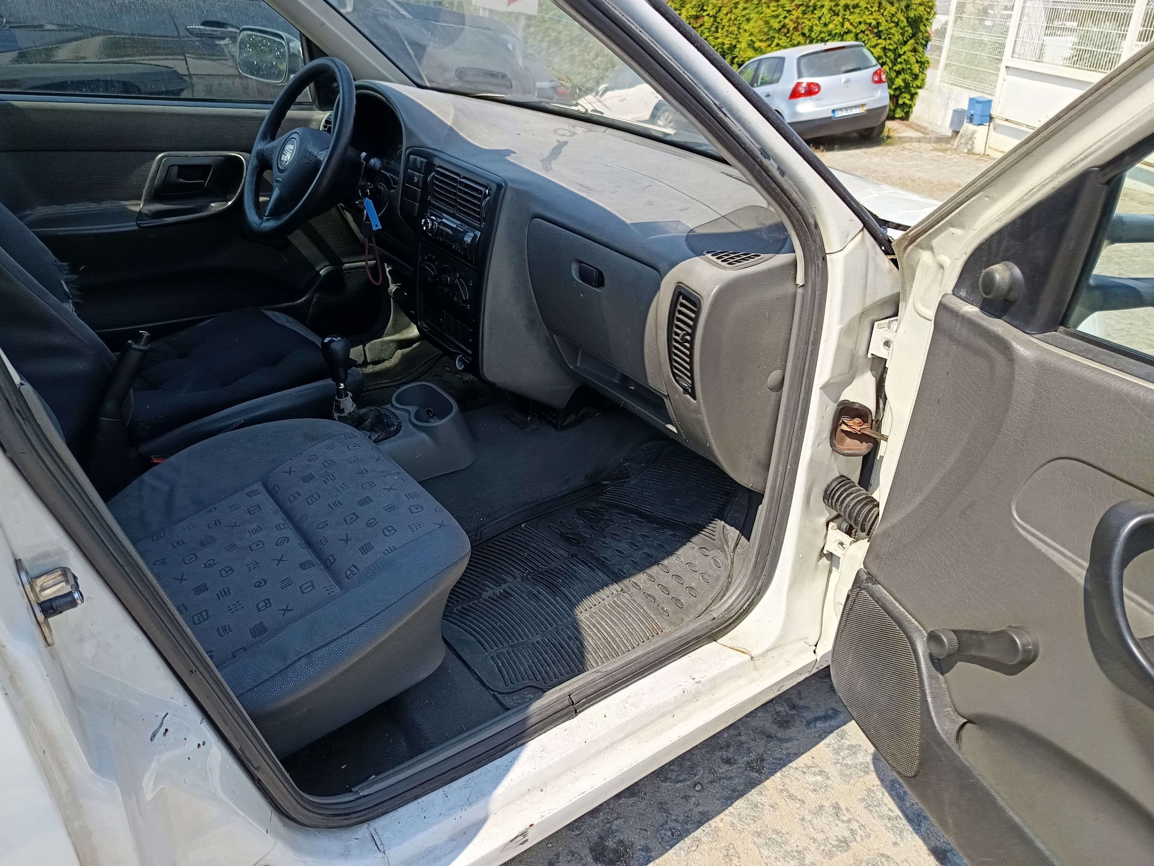 Seat Inca · Ano 2001 — image 37