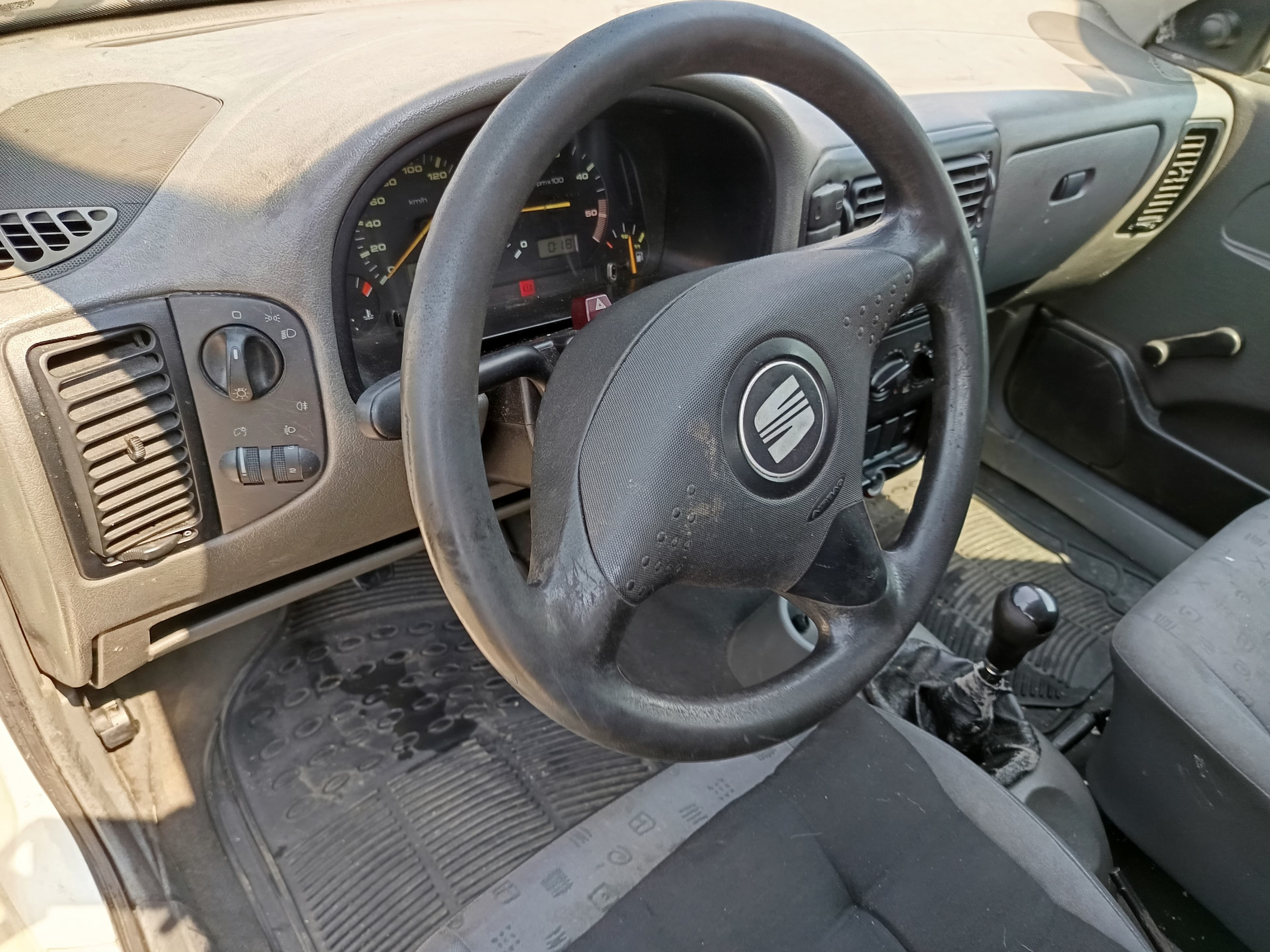Seat Inca · Ano 2001 — image 28