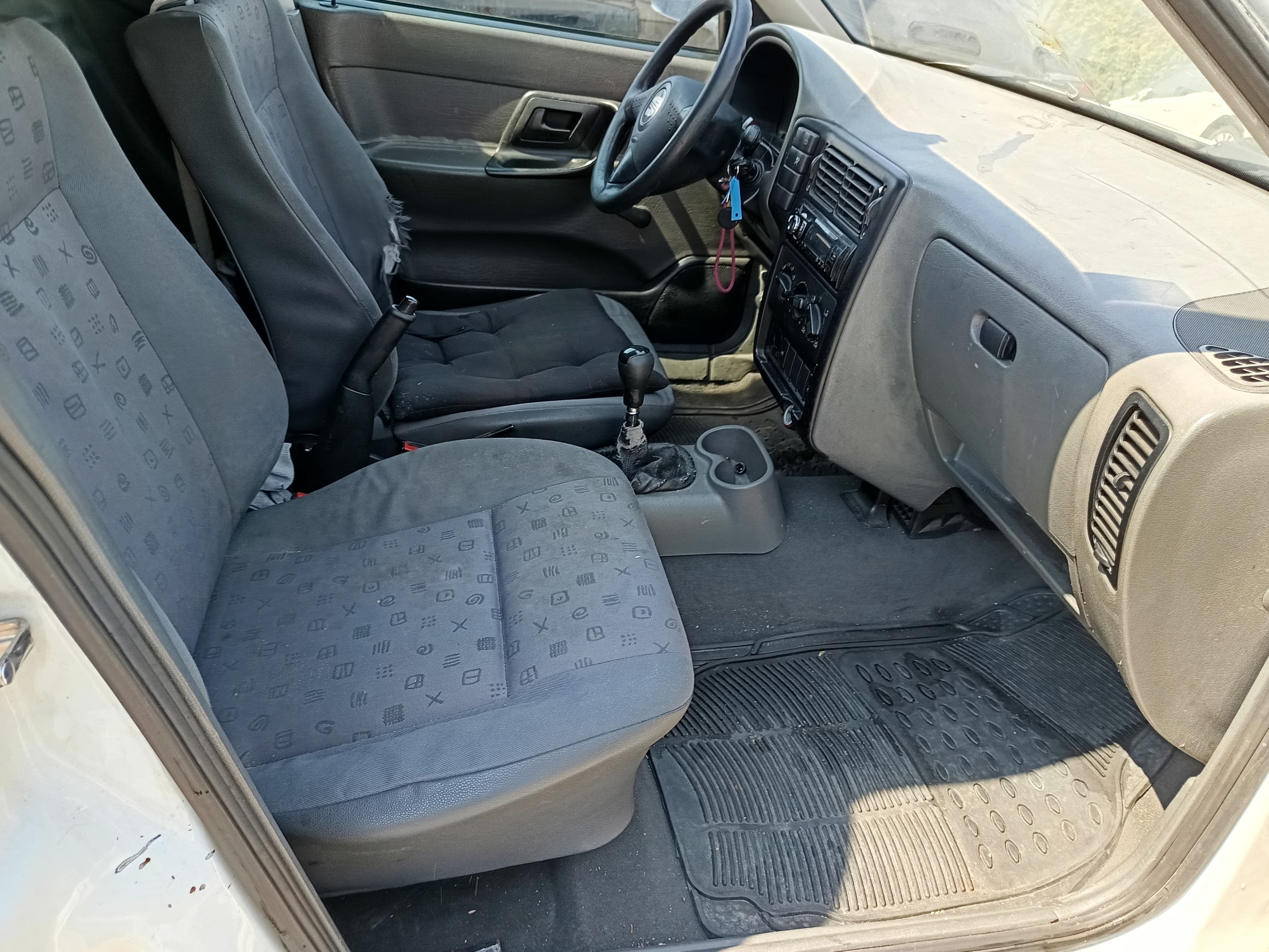 Seat Inca · Ano 2001 — image 39