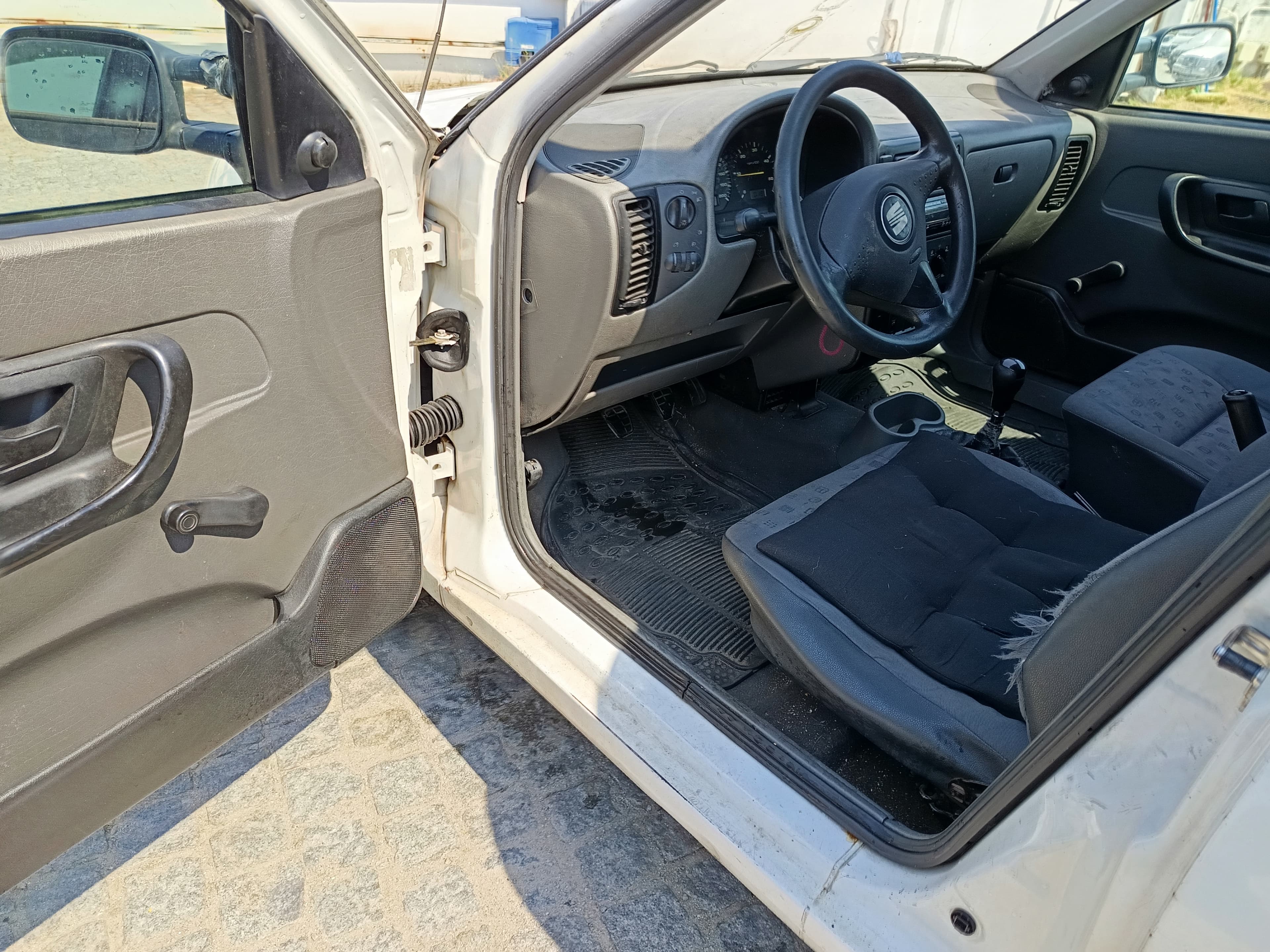 Seat Inca · Ano 2001 — image 24