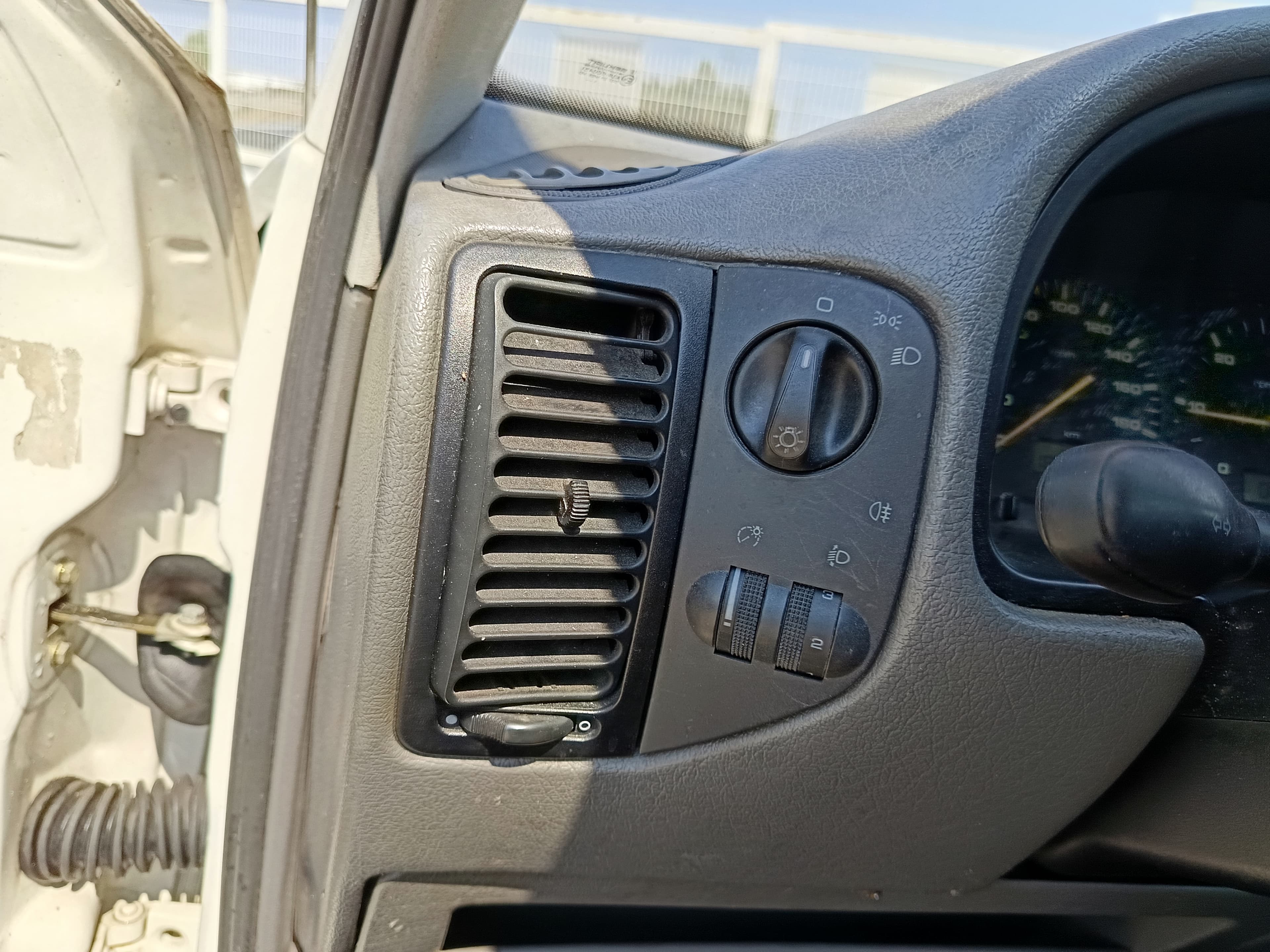 Seat Inca · Ano 2001 — image 36