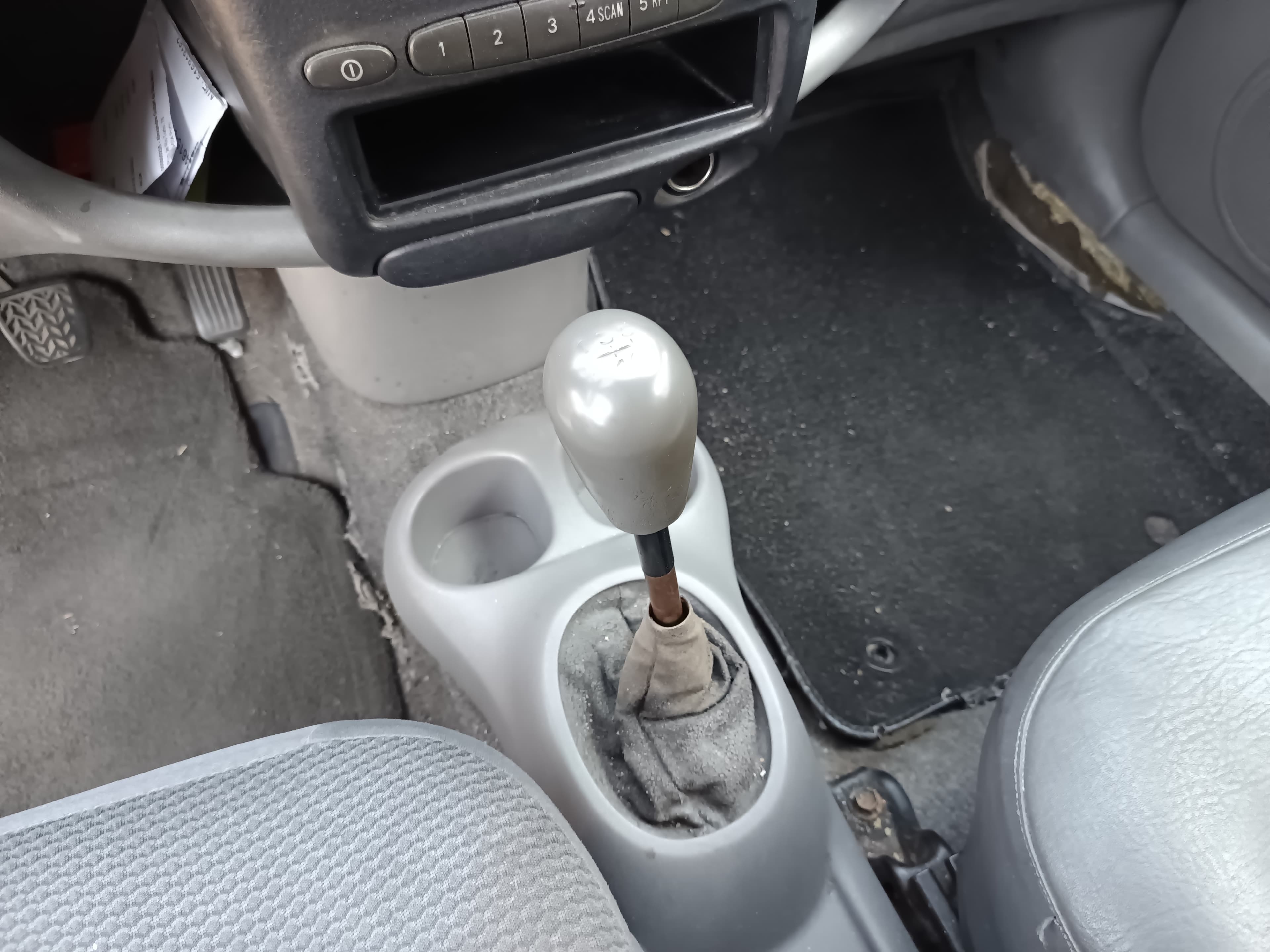 Toyota Yaris · Ano 2002 — imagem 31