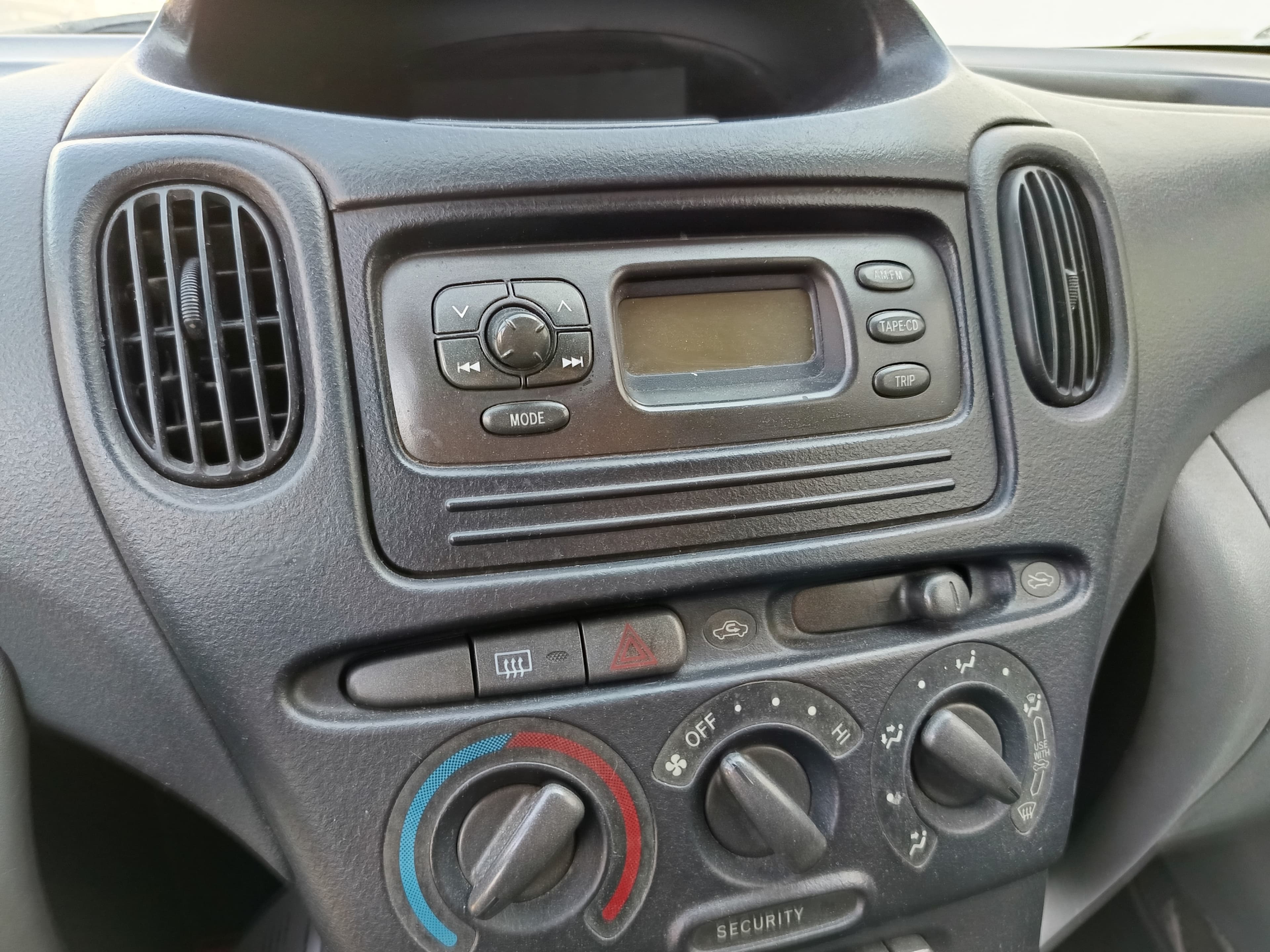 Toyota Yaris · Ano 2002 — imagem 29