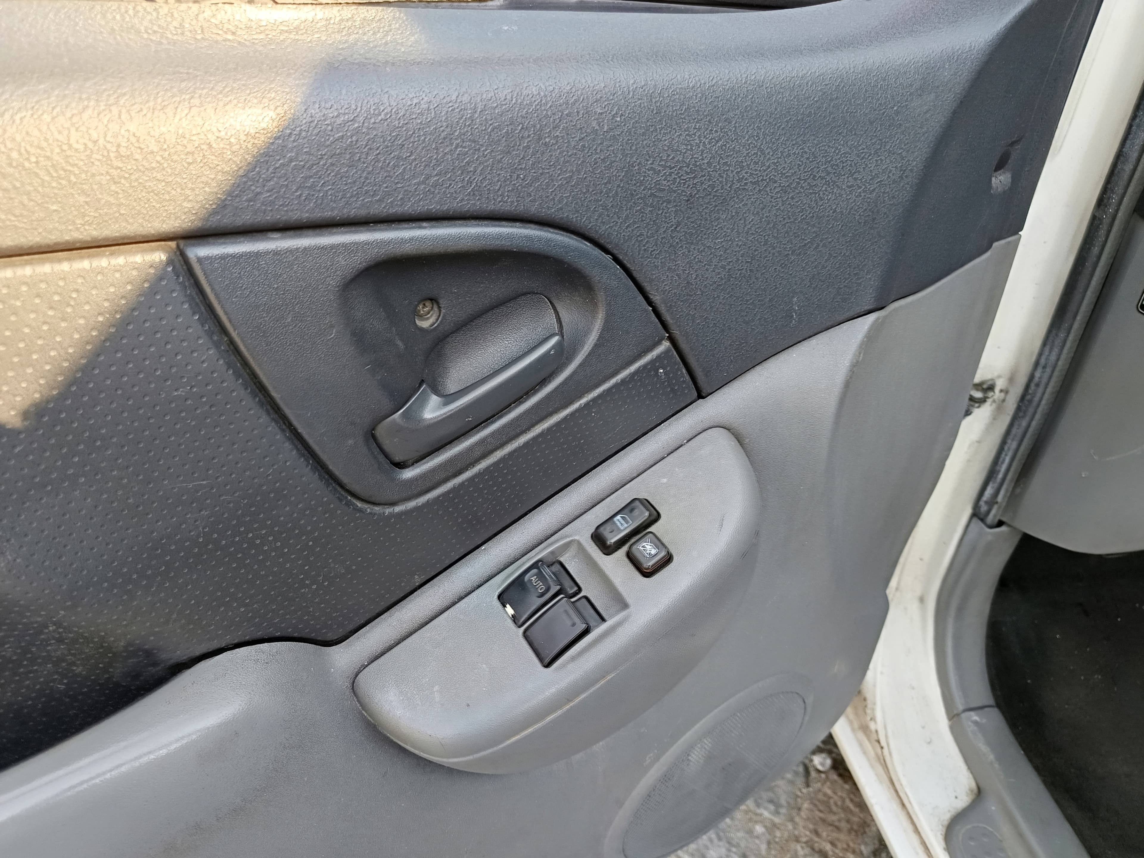 Toyota Yaris · Ano 2002 — imagem 24