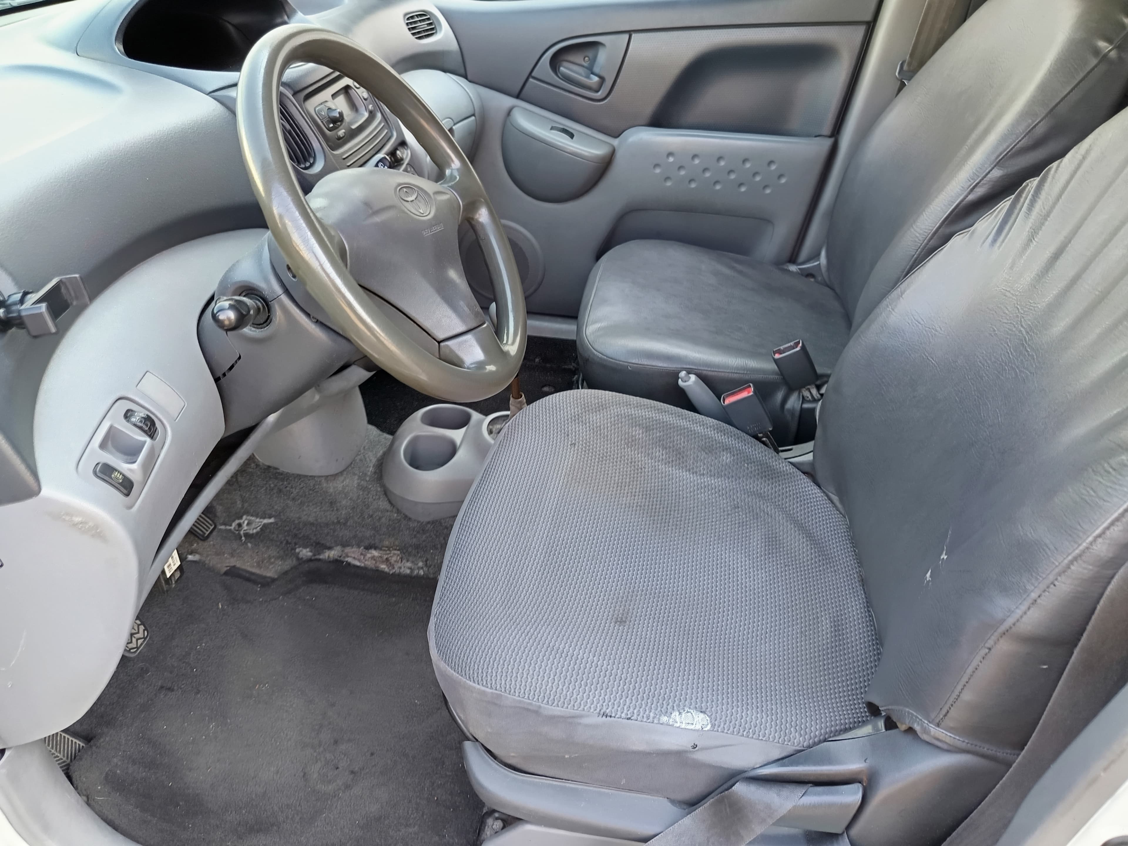 Toyota Yaris · Ano 2002 — imagem 25