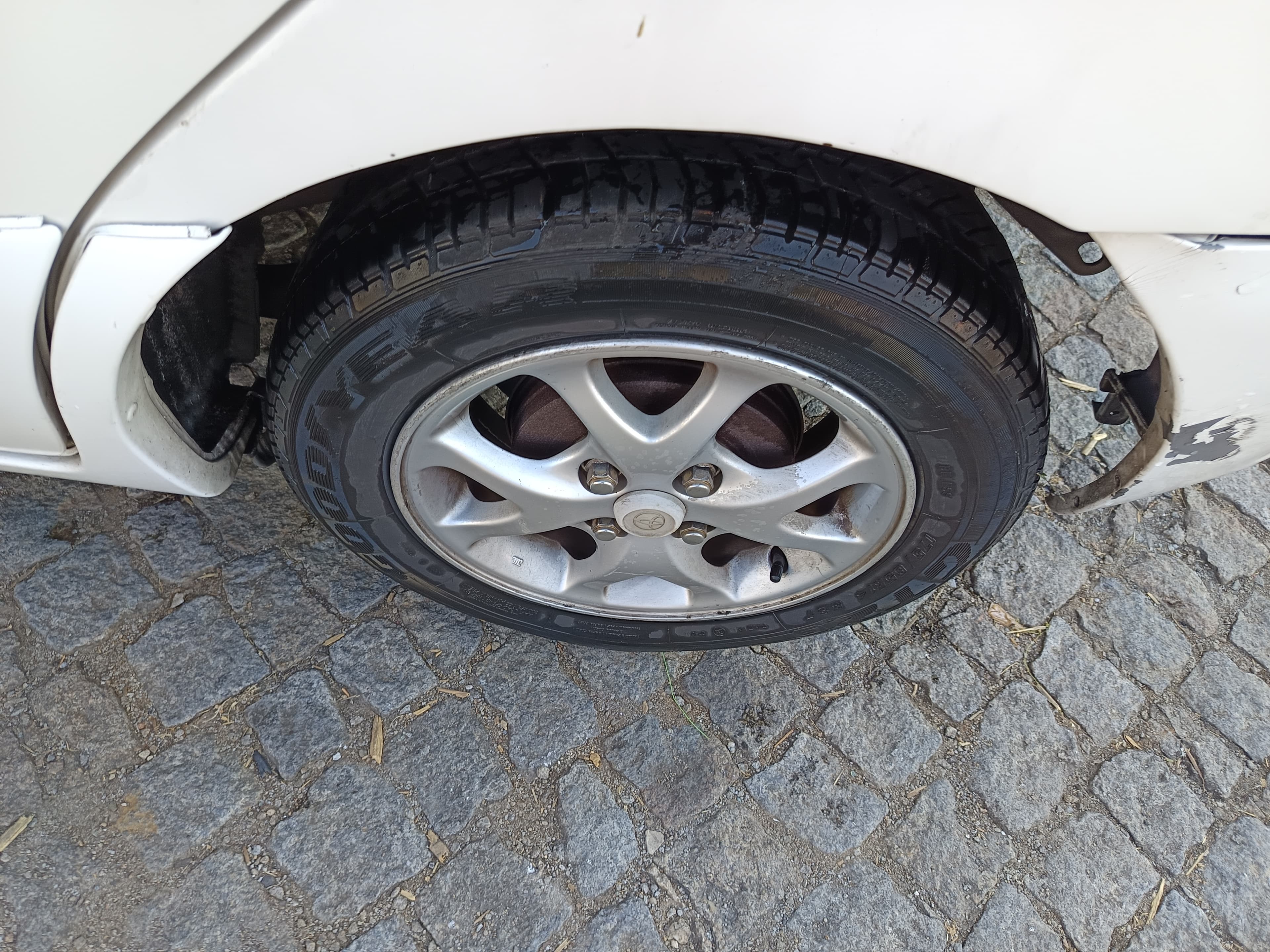 Toyota Yaris · Ano 2002 — imagem 12
