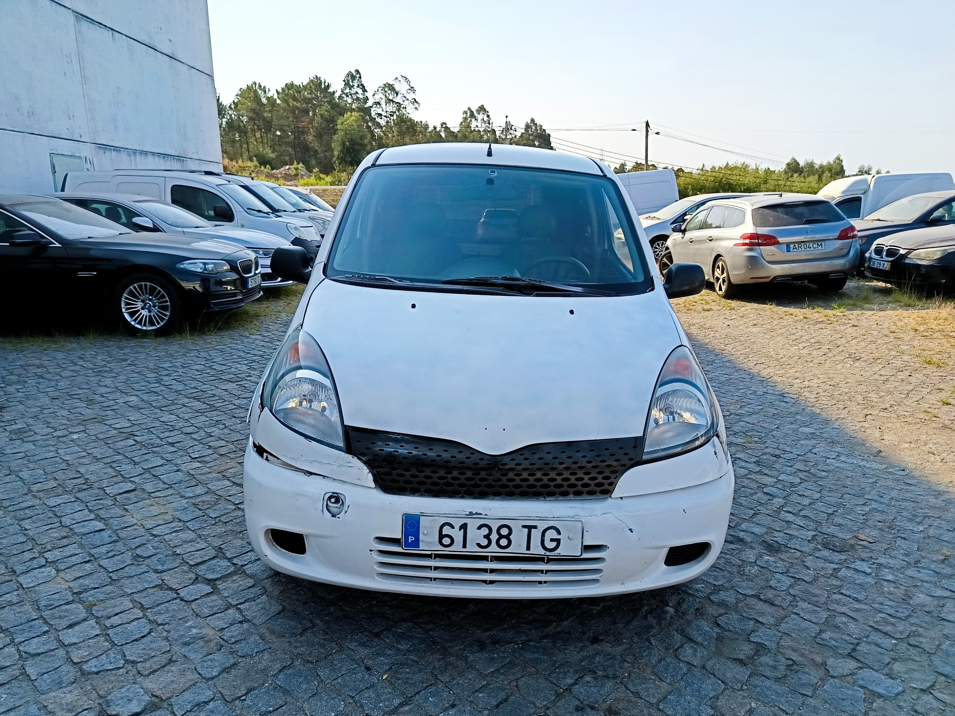 Toyota Yaris · Ano 2002 — imagem 2