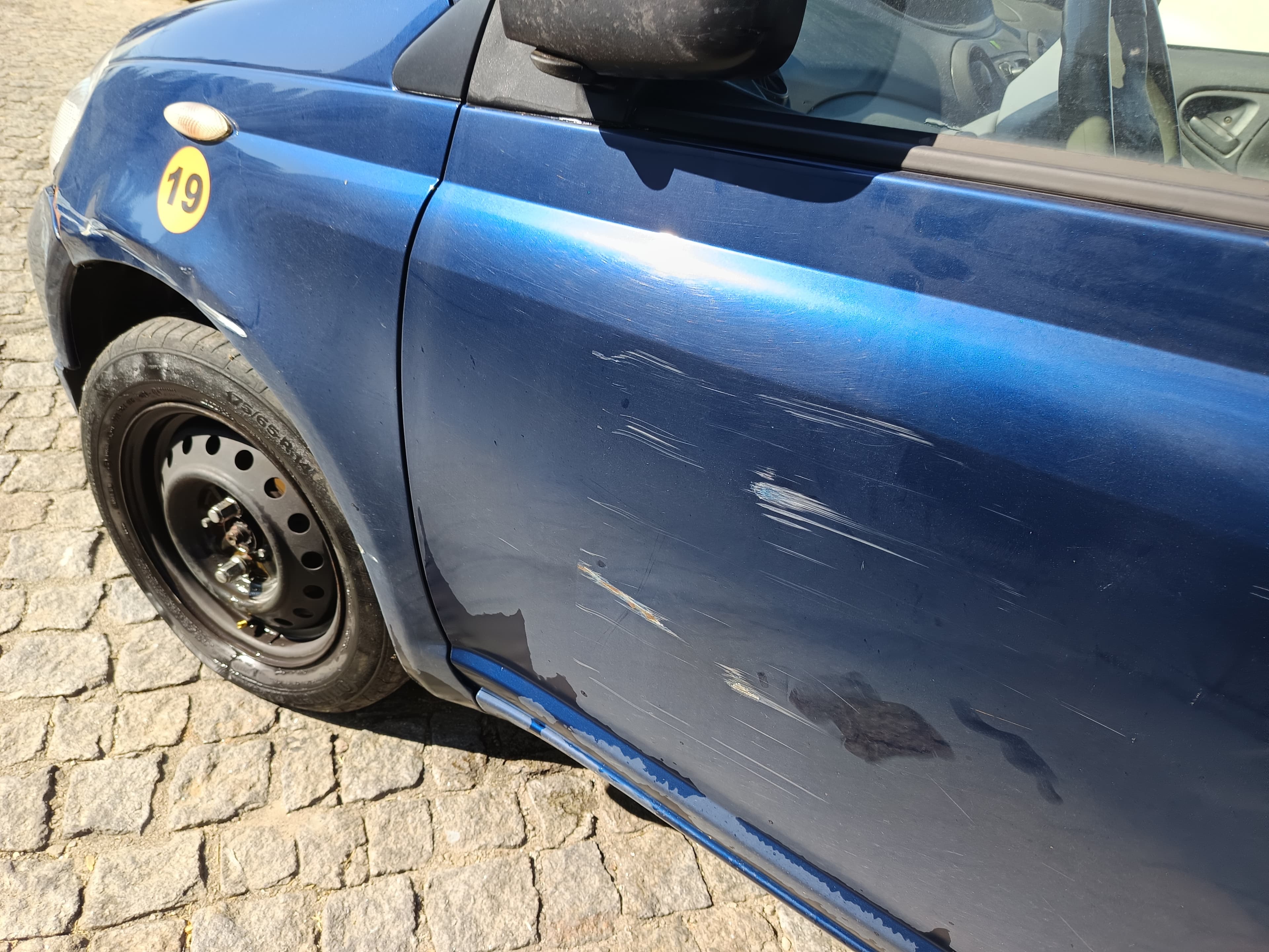 Toyota Yaris · Ano 2003 — imagem 13