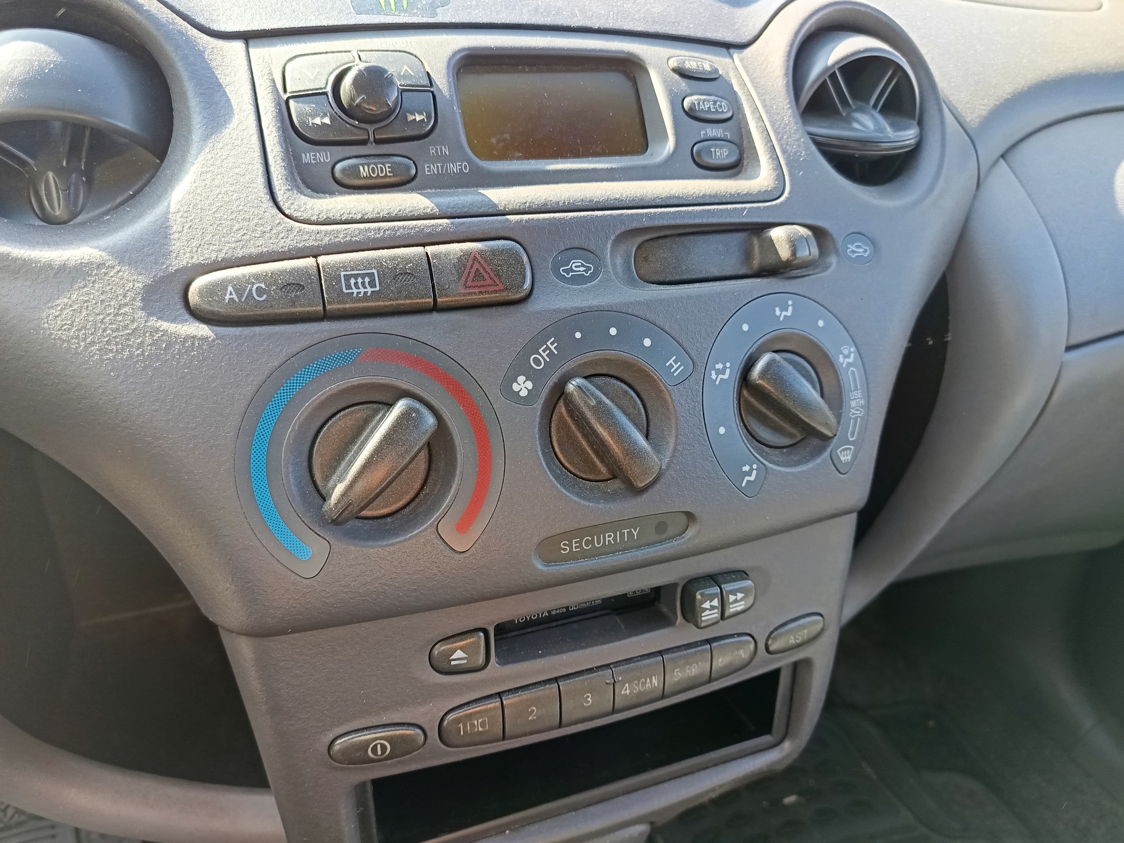 Toyota Yaris · Ano 2003 — imagem 27