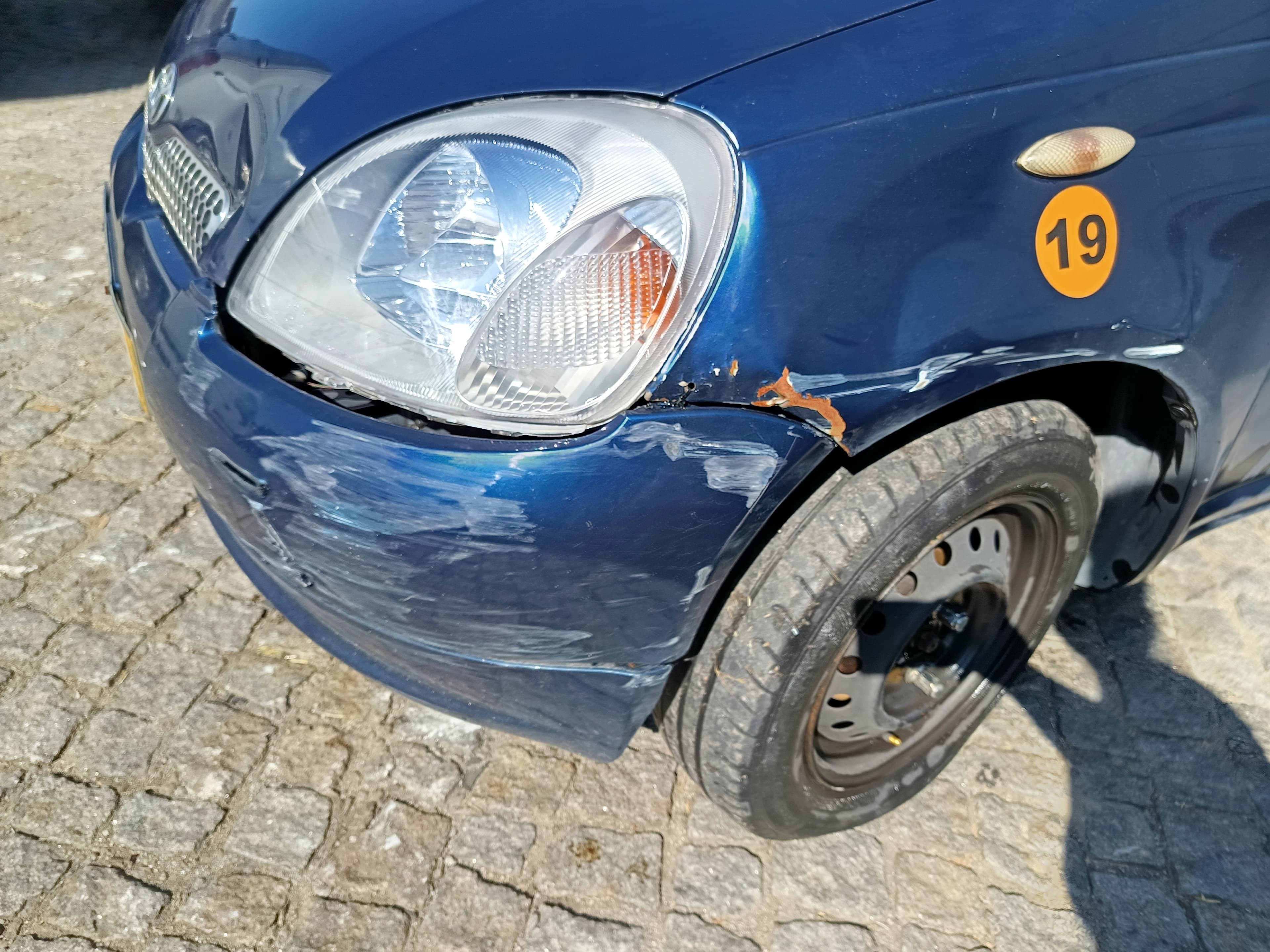 Toyota Yaris · Ano 2003 — imagem 15