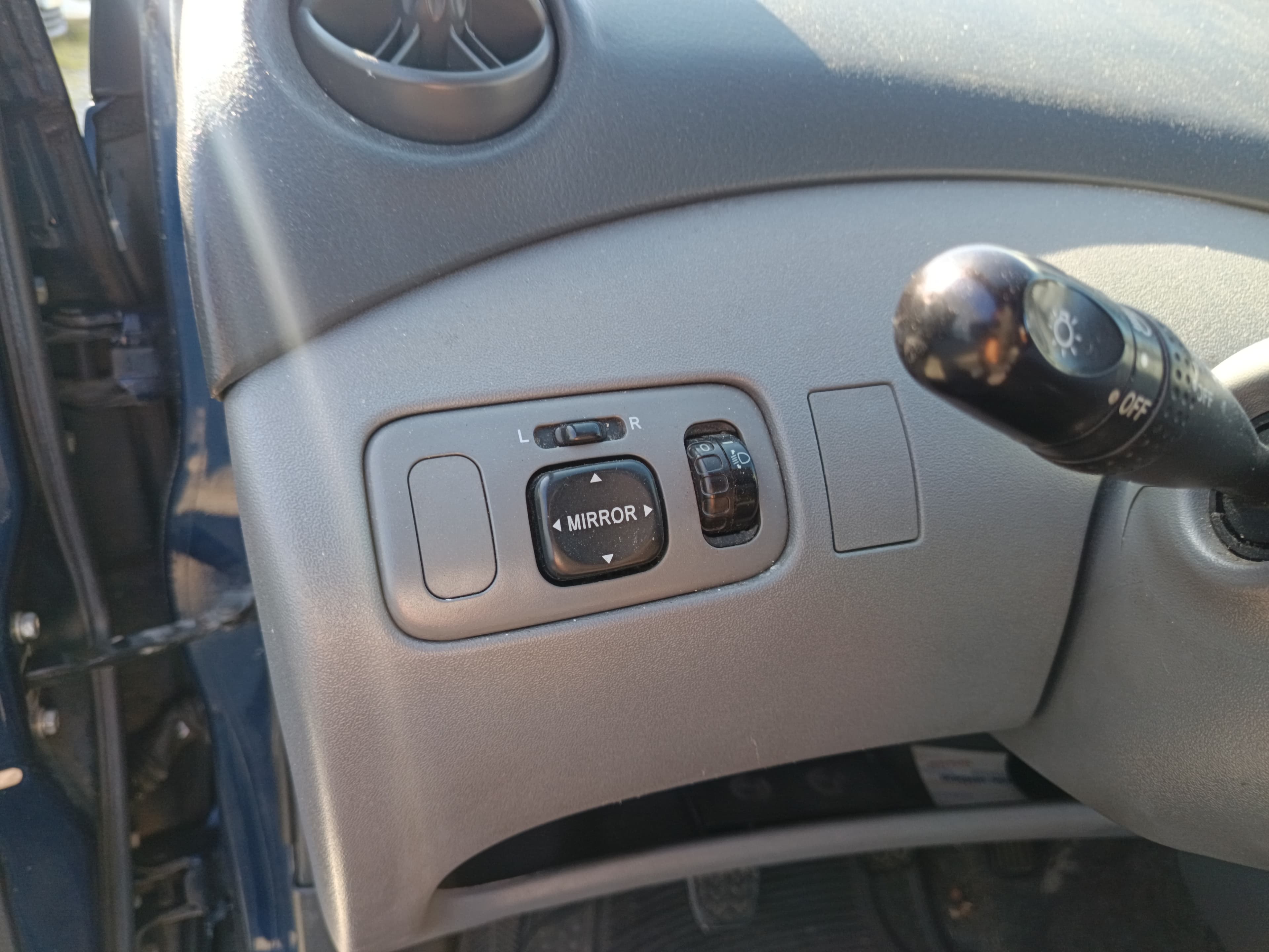 Toyota Yaris · Ano 2003 — imagem 31