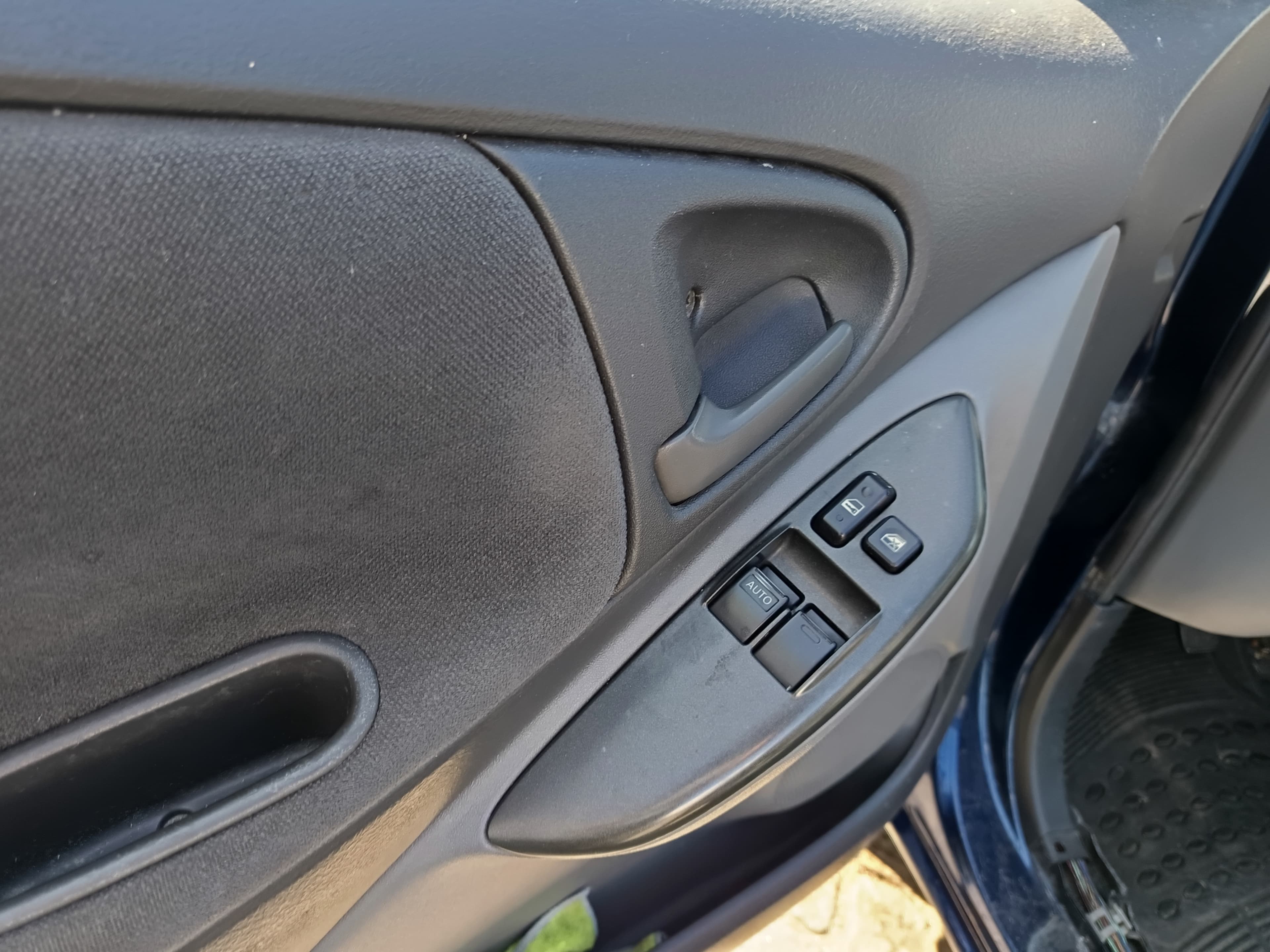 Toyota Yaris · Ano 2003 — imagem 22