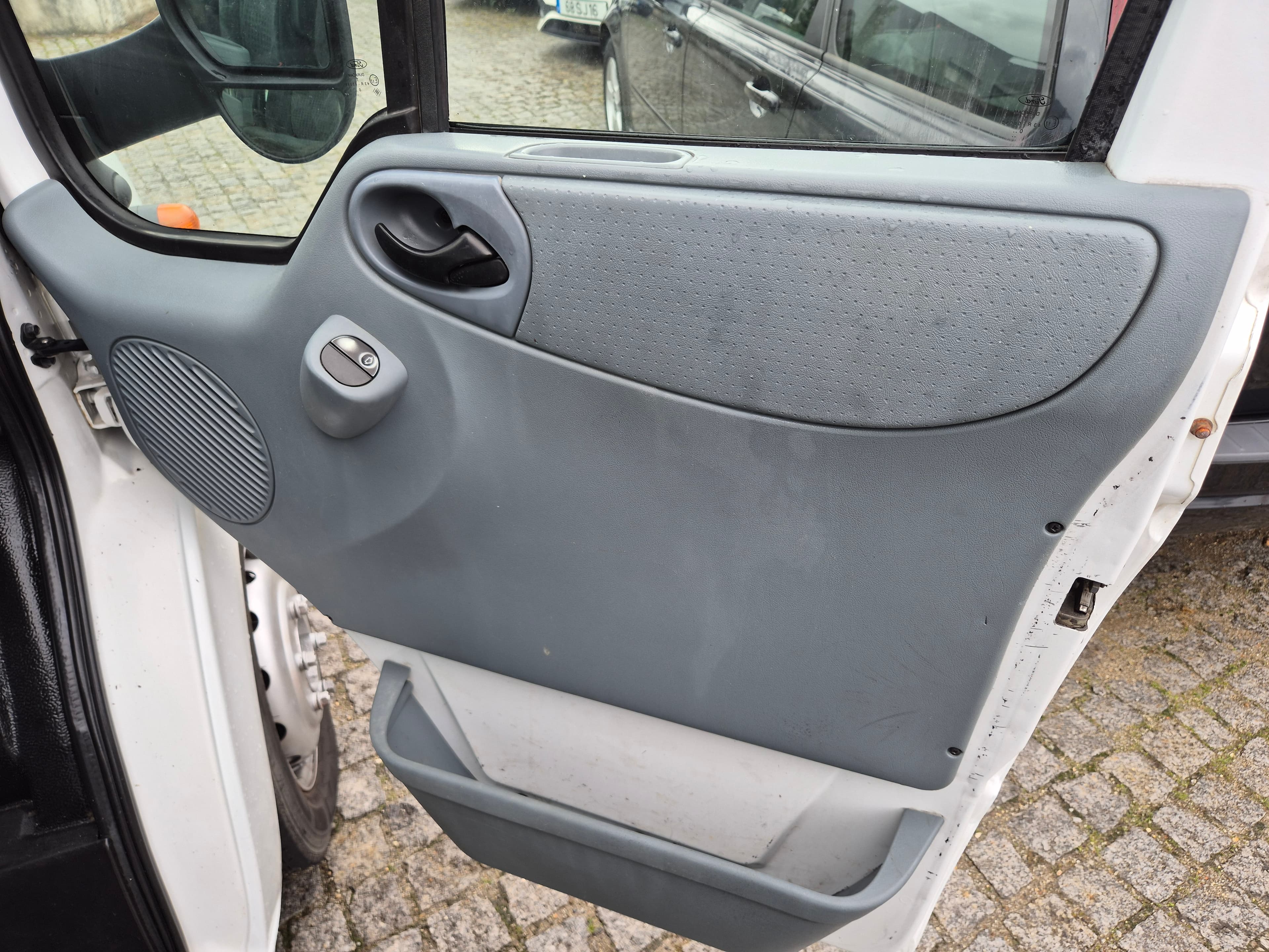 Ford Transit · Ano 2011 — imagen 22