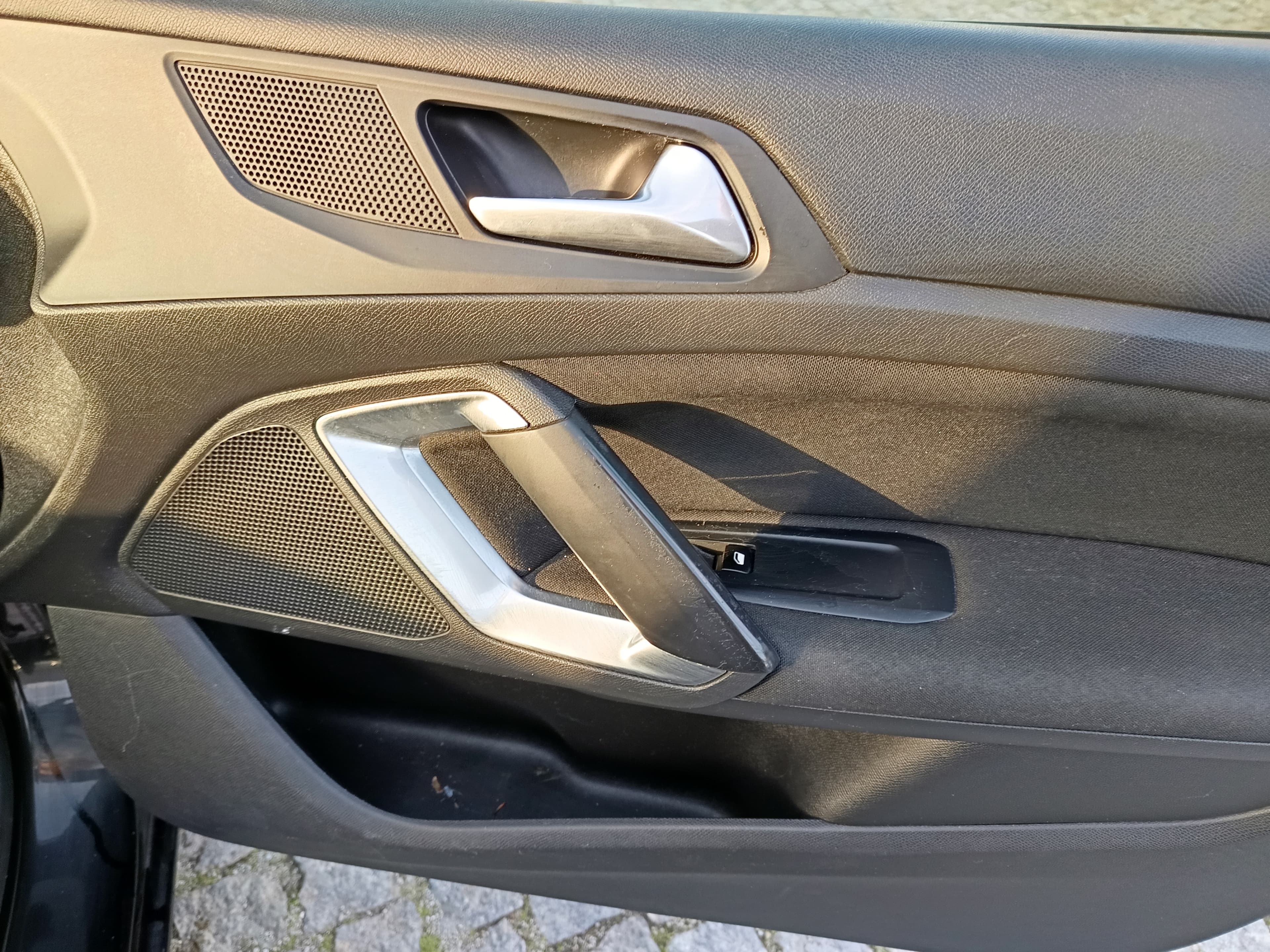 Peugeot 308 1.6 BlueHDi · Ano 2016 — image 25